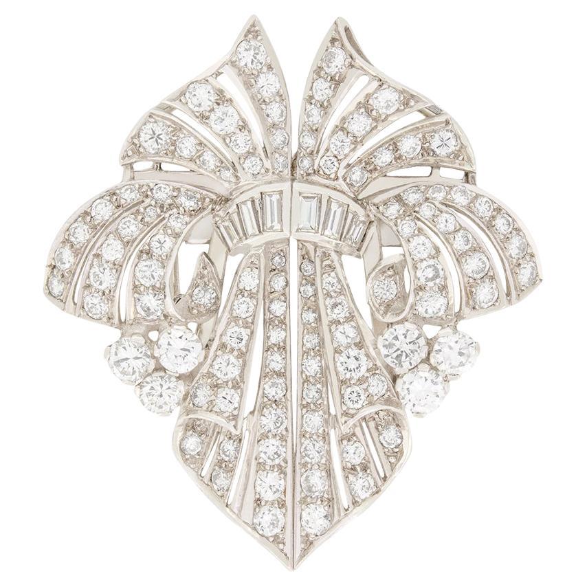 Late Deco 4.00ct Diamond Brooch, c.1940s For Sale