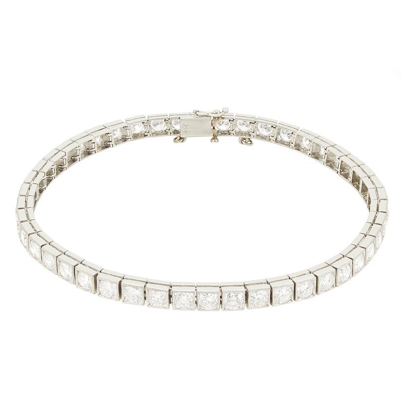 Art Déco Late Deco 6.90ct Diamond Line Bracelet, c.1940s in vendita