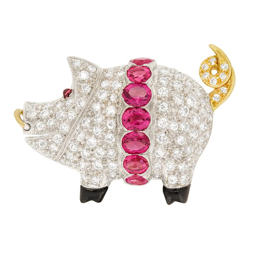 Art Deco Late Deco Diamond and Pink Sapphire Piglet Brooch, c.1940s For Sale