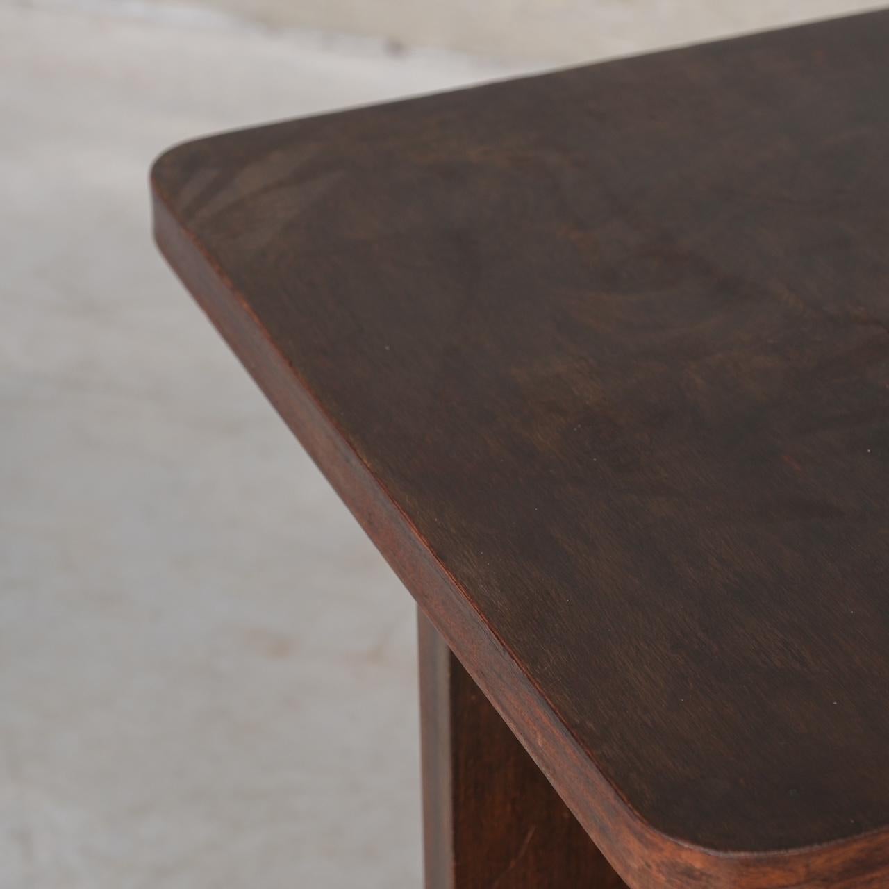 Bois Table d'appoint en bois de style déco tardif en vente