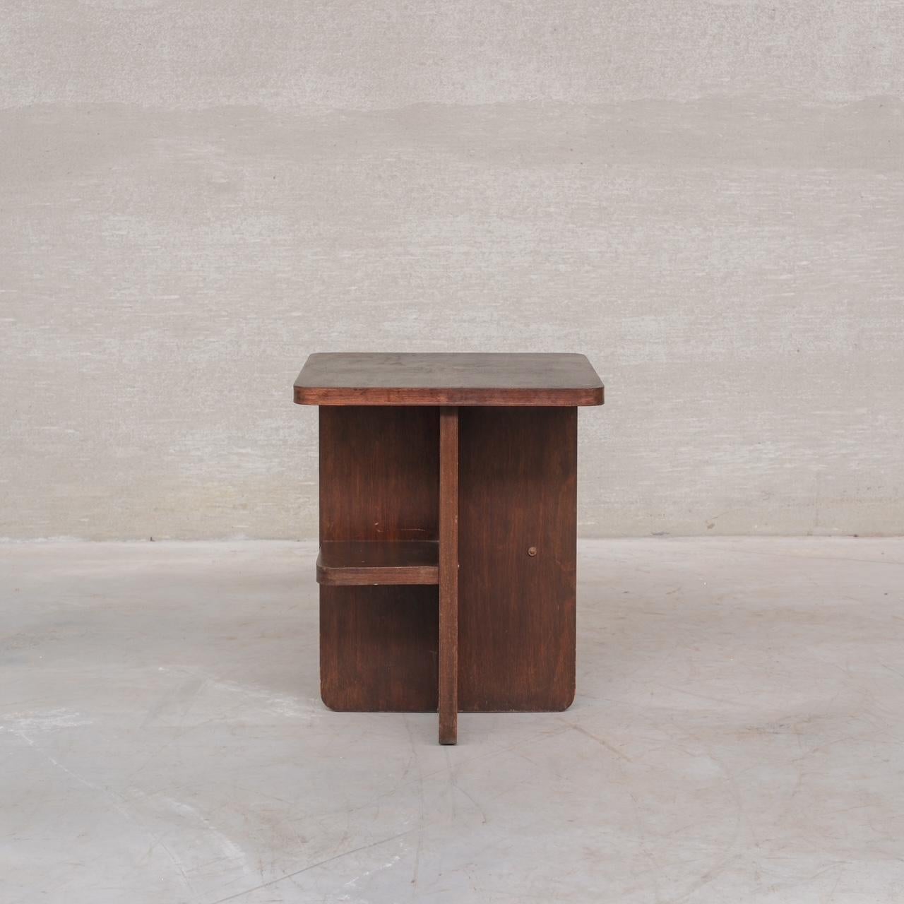 Table d'appoint en bois de style déco tardif en vente 2