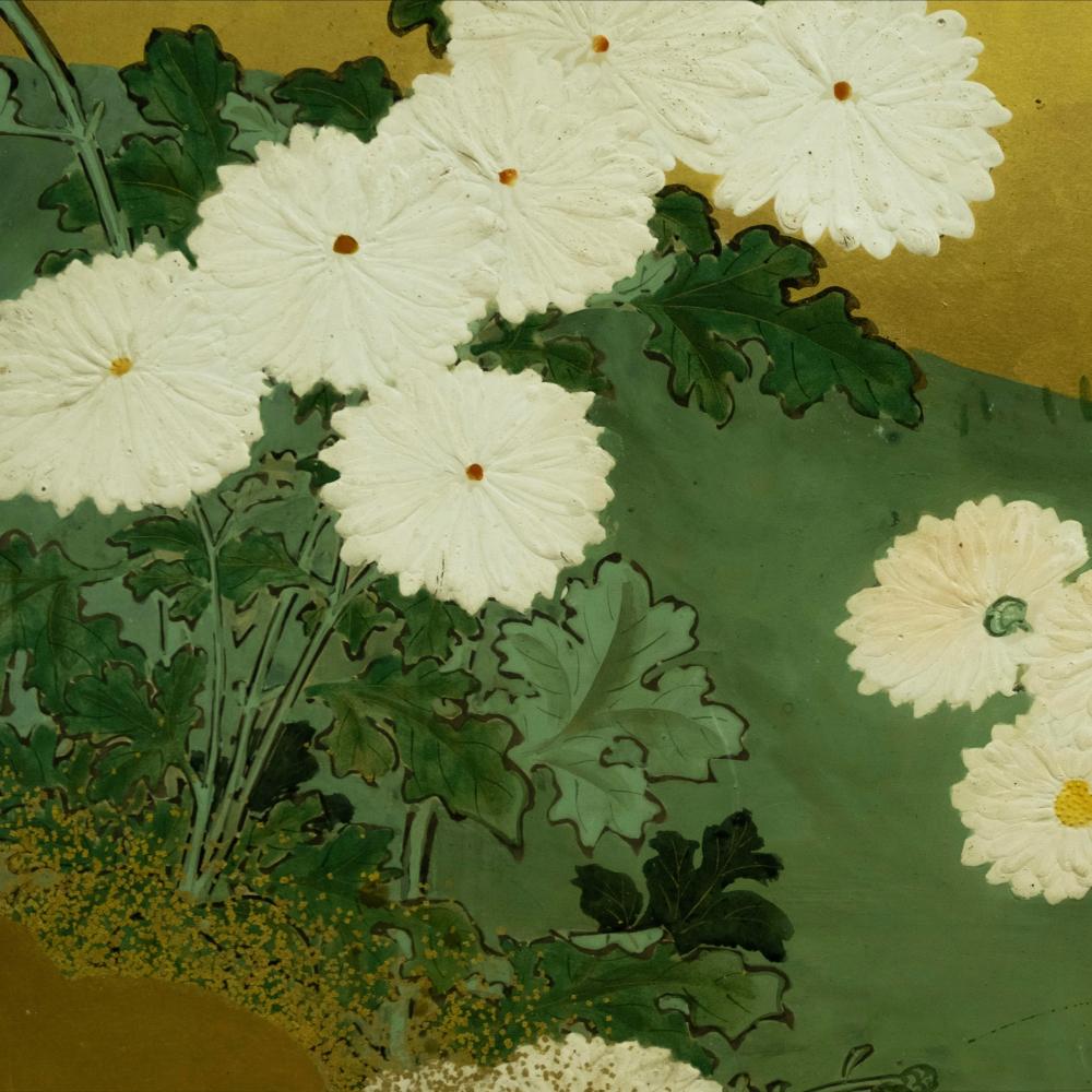 Late Edo Period Rinpa School Chrysanthemum Blossom Screen In Good Condition For Sale In Fukuoka, JP