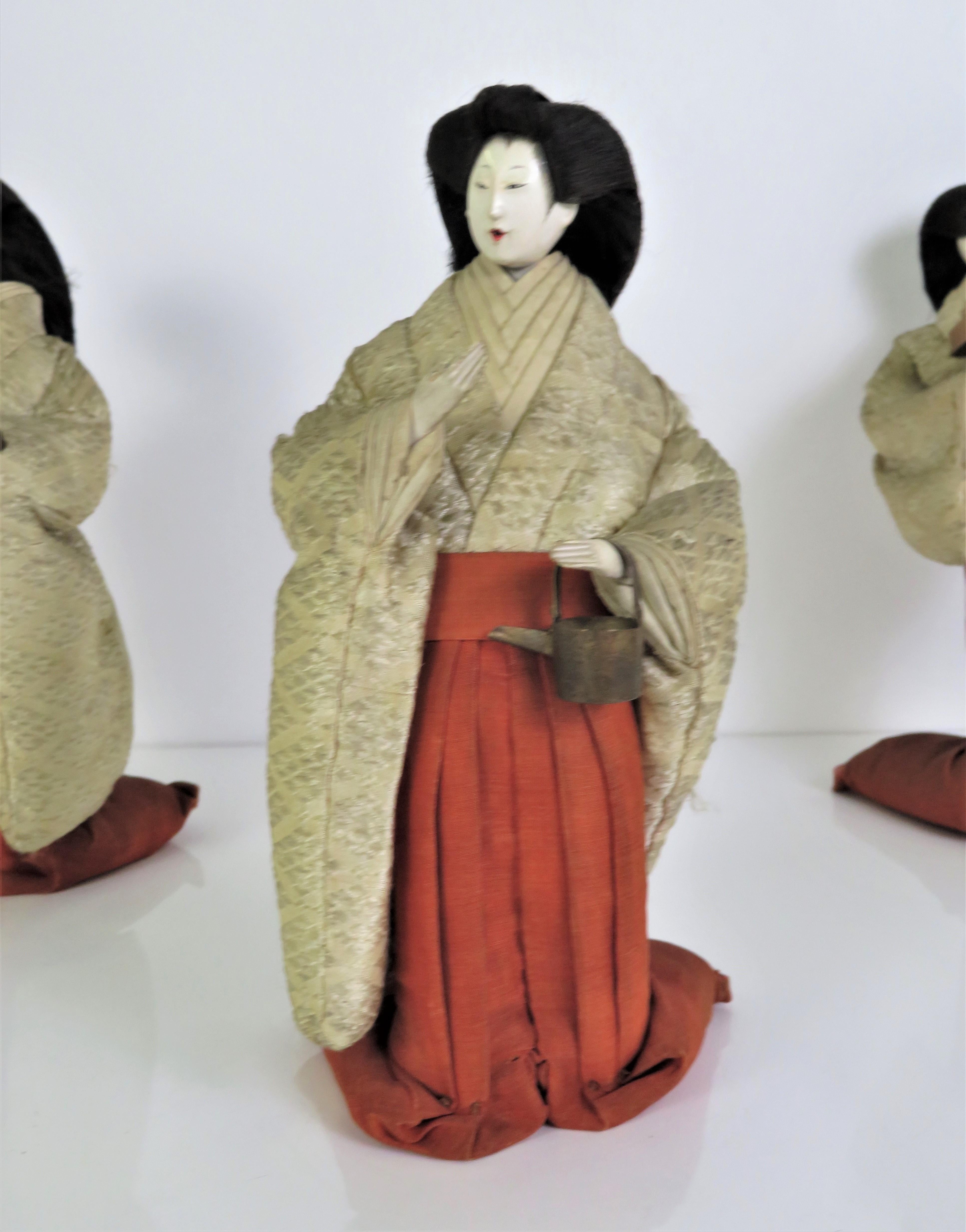 Late Edo Period Sannin-kanjyo Figures or Three Court Ladies w. Wood Box Japan For Sale 2