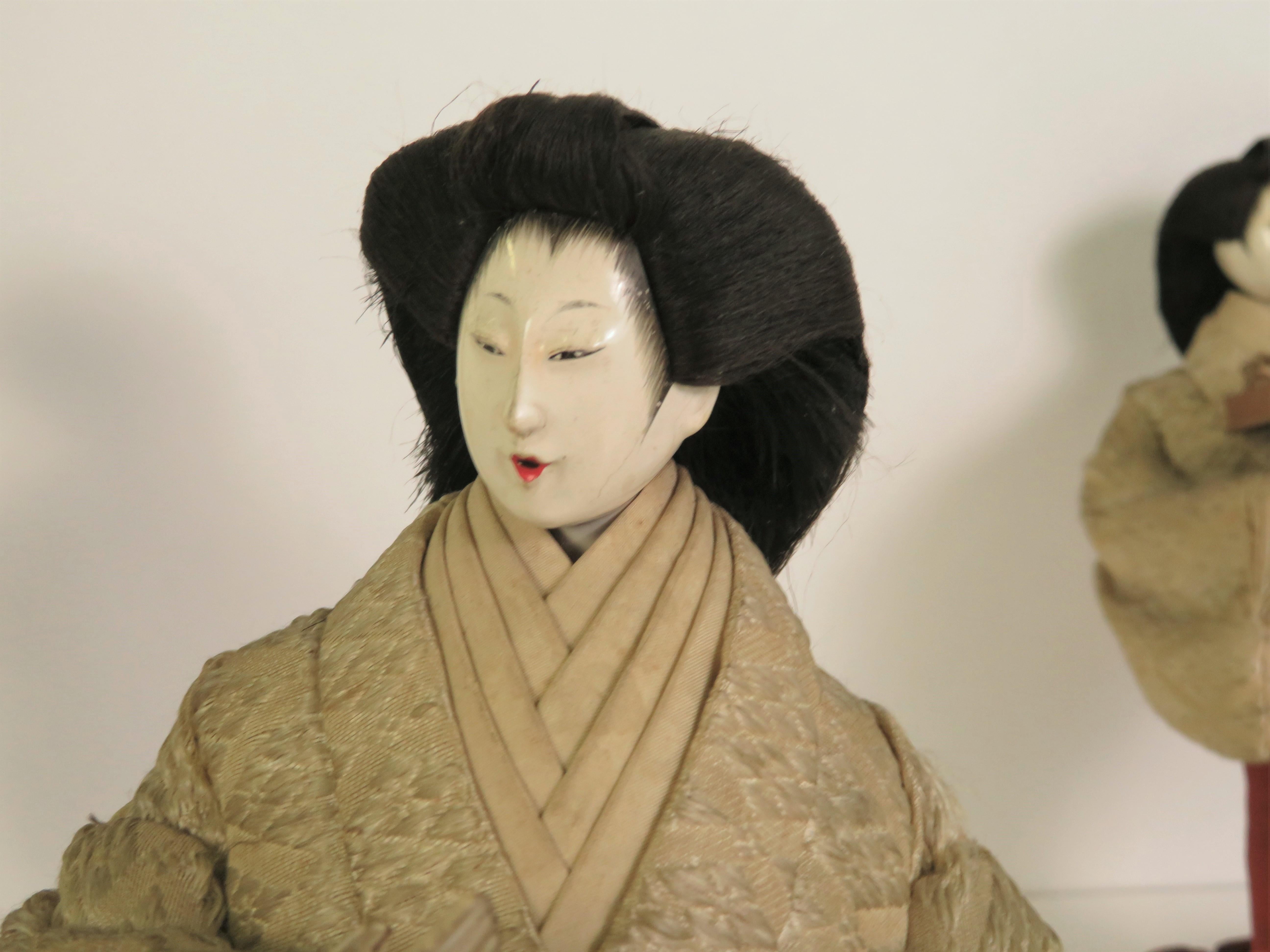 Figures de Sannin-kanjyo ou Trois dames de cour de la fin de la période Edo avec Wood Box Japon en vente 7