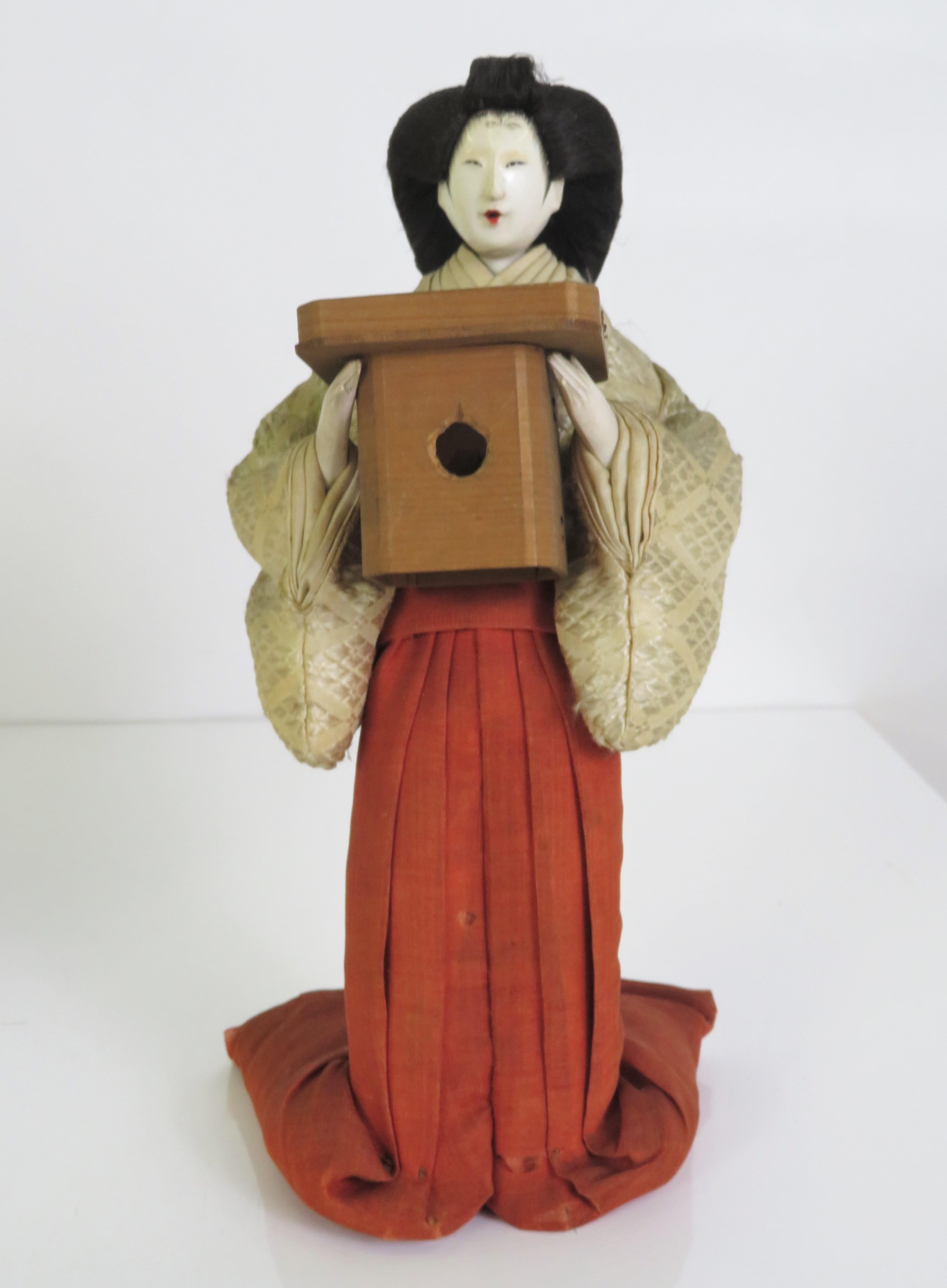 Figures de Sannin-kanjyo ou Trois dames de cour de la fin de la période Edo avec Wood Box Japon en vente 8