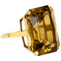 Late Edwardian Citrine and 9 Carat Gold Cocktail Ring
