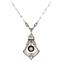 Filigrane Halskette mit Diamant- und Onyx-Anhänger aus dem späten edwardianischen und frühen Art déco-Stil