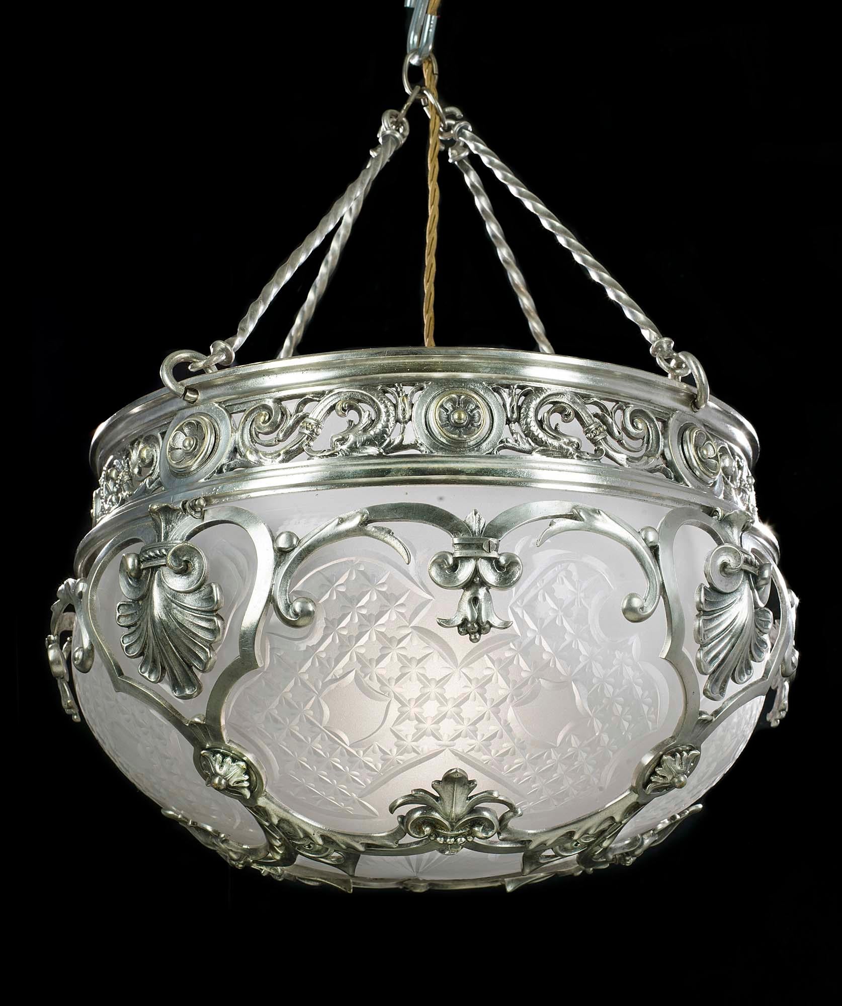 Late Edwardian Silver Plated Brass Ceiling Light In Good Condition For Sale In London, GB