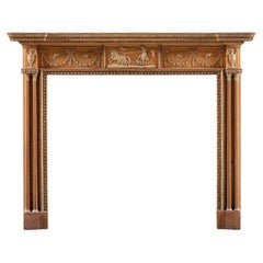 Cheminée en pin et gesso de la fin du XVIIIe siècle, avec tableau central classique