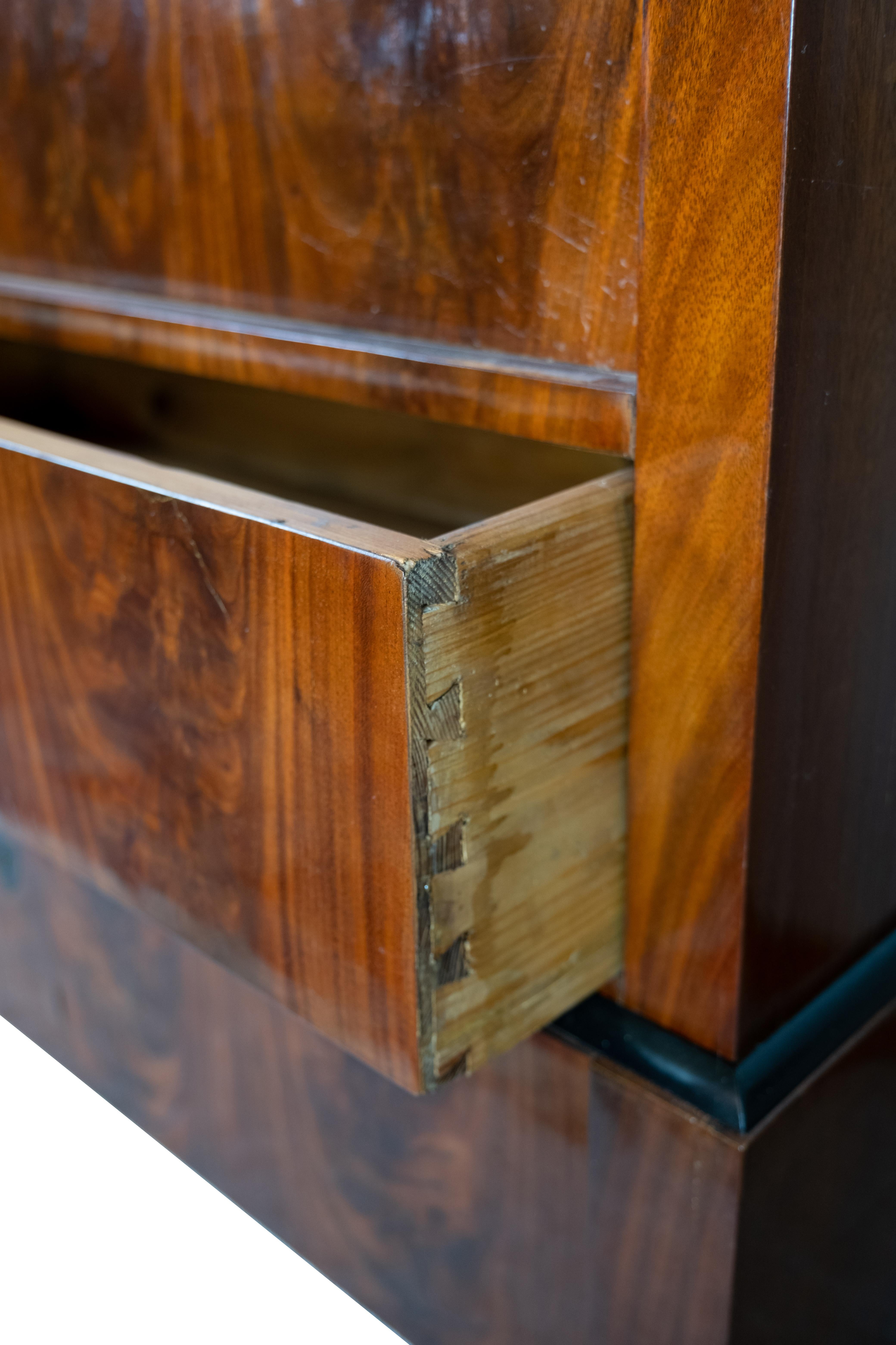 Late Empire Cabinet of Handpolished Mahogany and of Cherry on the Inside, 1840 8