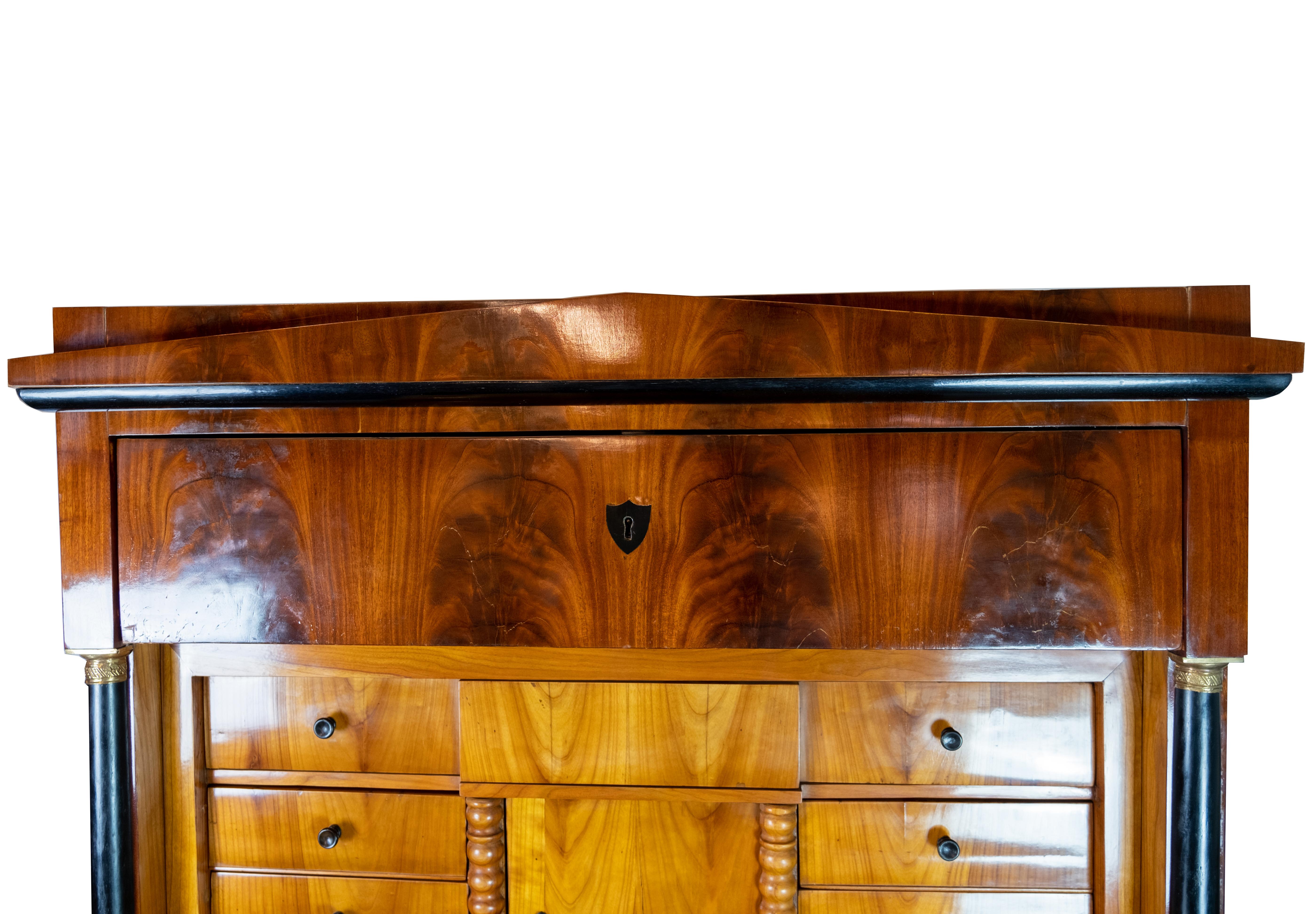 Late Empire Cabinet of Handpolished Mahogany and of Cherry on the Inside, 1840 10