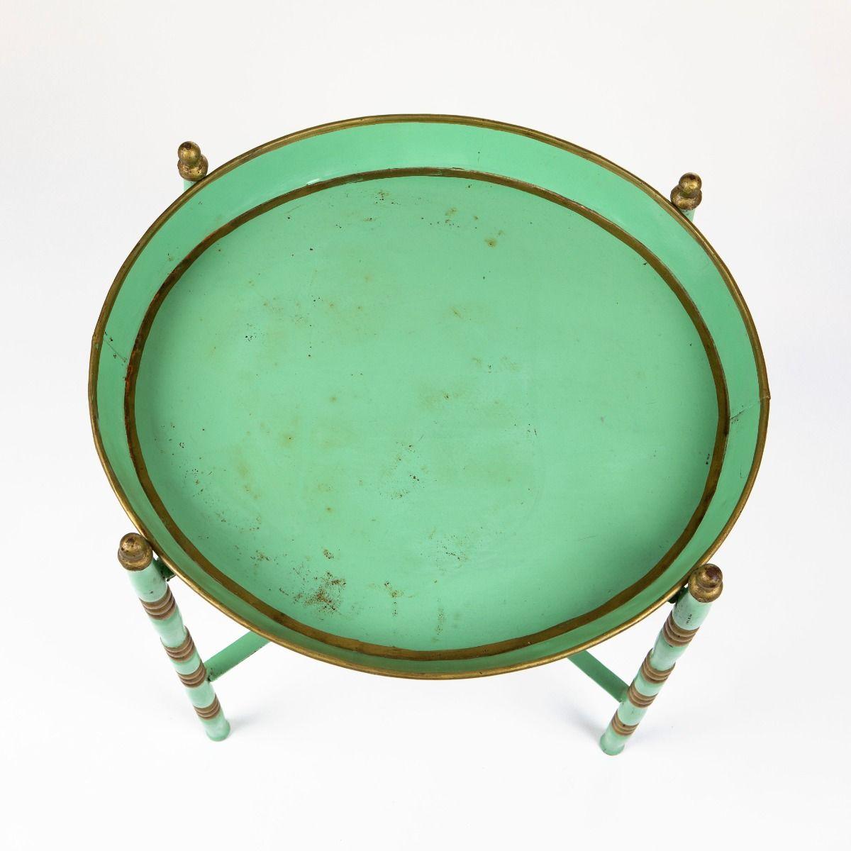 Mesa bandeja de metal pintada de verde claro Imperio tardío, Dinamarca Pintado en venta