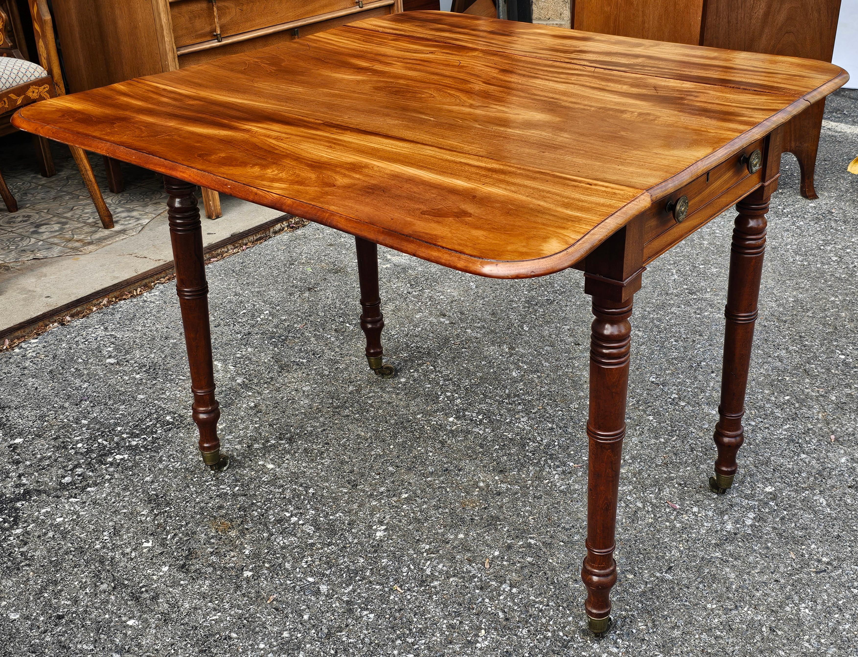 Late Federal Fruitwood Single Drawer Dropleaf Pembroke Table, Circa 1800s For Sale 4