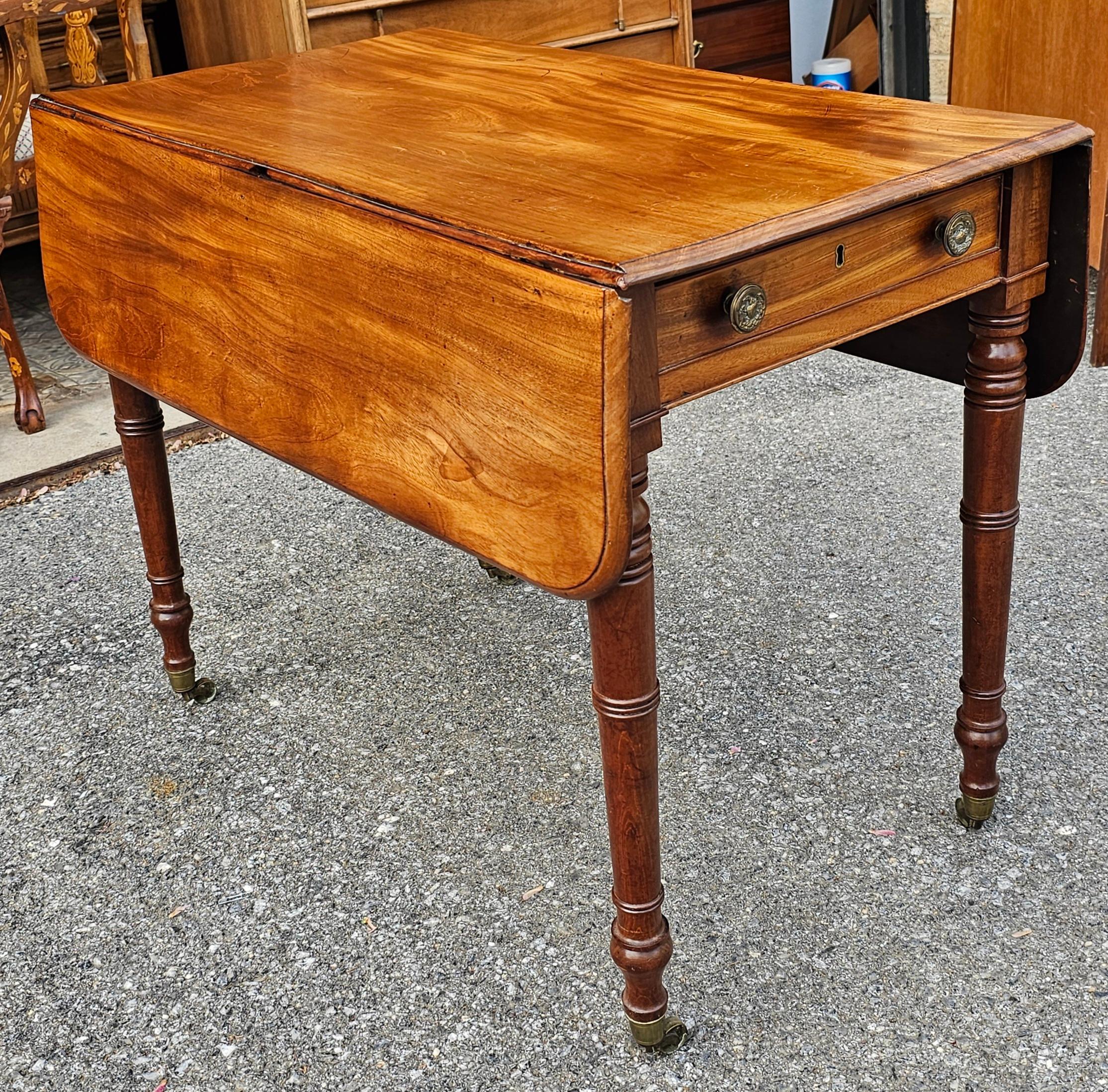 Stained Late Federal Fruitwood Single Drawer Dropleaf Pembroke Table, Circa 1800s For Sale