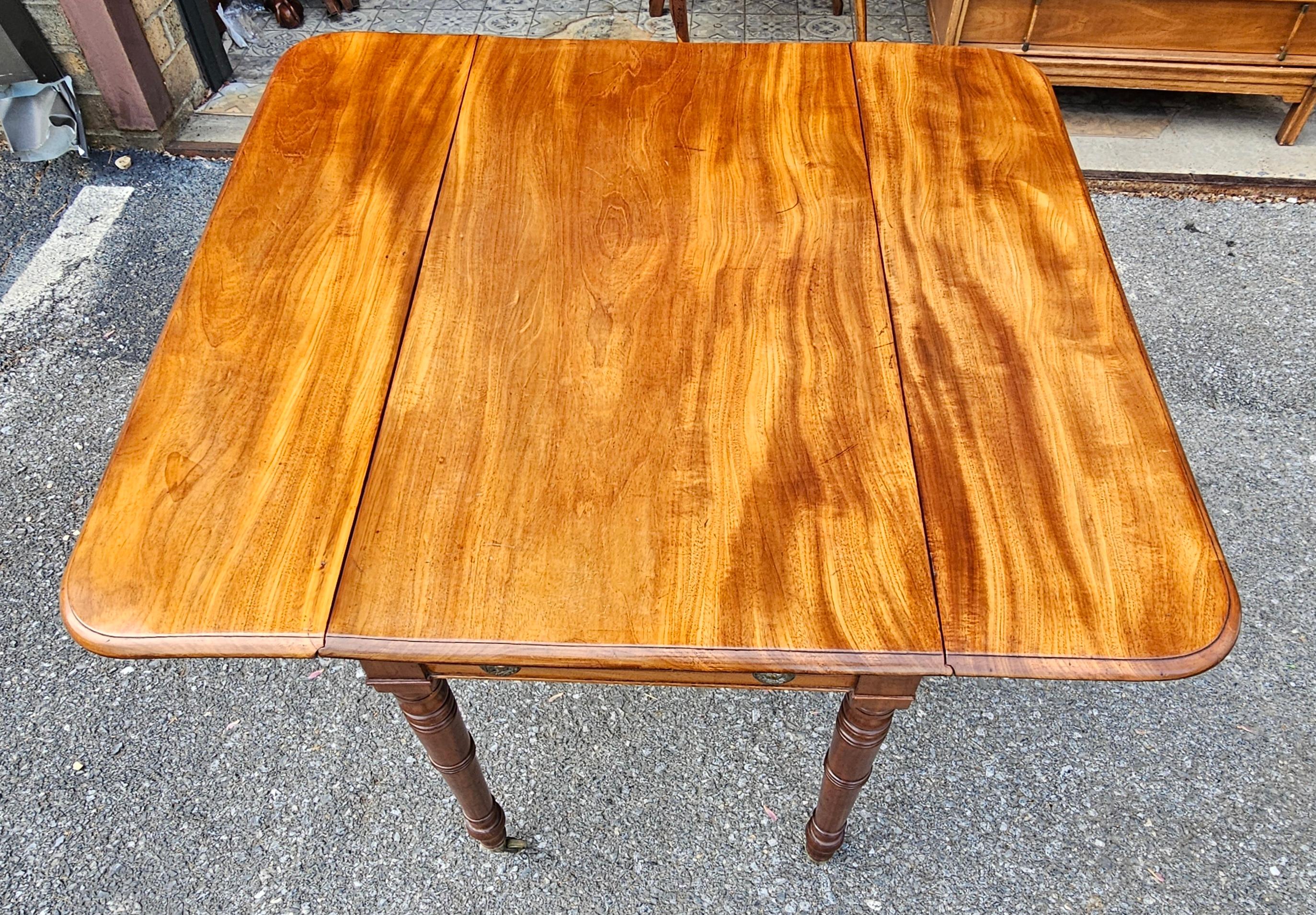 Late Federal Fruitwood Single Drawer Dropleaf Pembroke Table, Circa 1800s For Sale 3