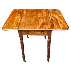Einzelner Schubladentisch aus Obstholz mit blattförmigem Pembroke-Tisch aus dem späten Federal-Stil, um 1800