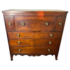 Late Federal Gentleman’s Chest