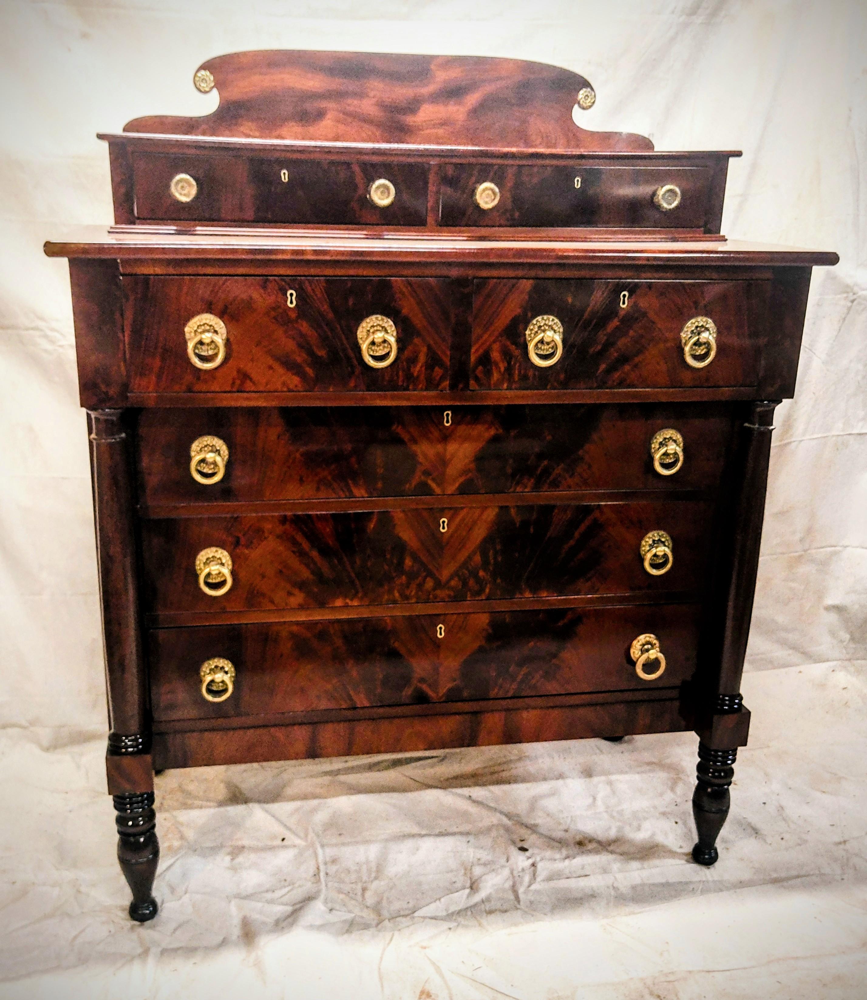 Early 19th Century Late Federal Mahogany Six Drawer Chest For Sale