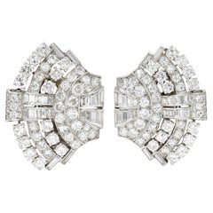 Late French Art Deco 11.00 Carats Diamond Platinum Fanned Earrings