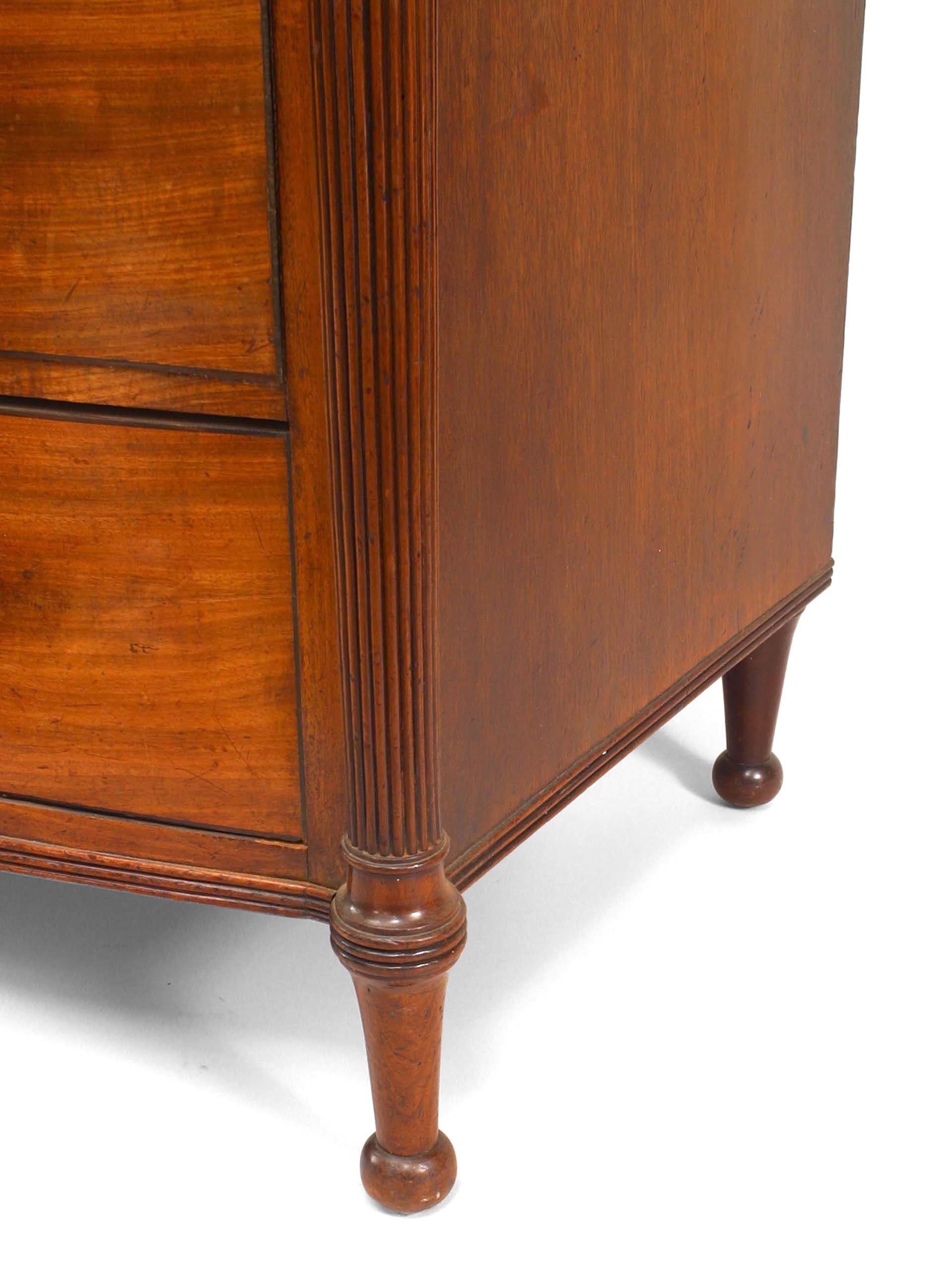 English Late George III Mahogany Chest In Good Condition For Sale In New York, NY
