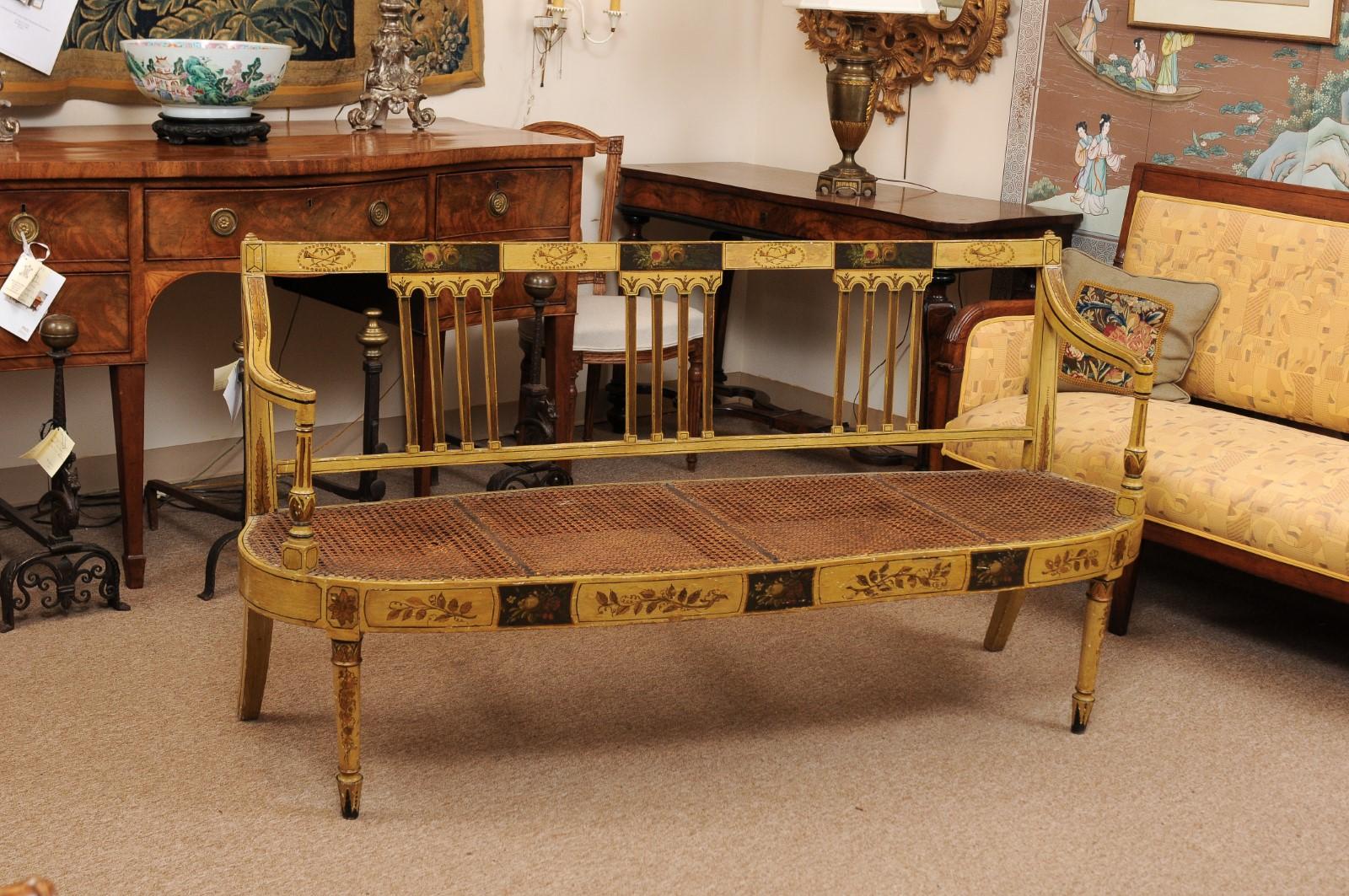 Spätes englisches ockerfarben bemaltes und mit Rohrgeflecht versehenes Sofa von George III. um 1820 im Angebot 11