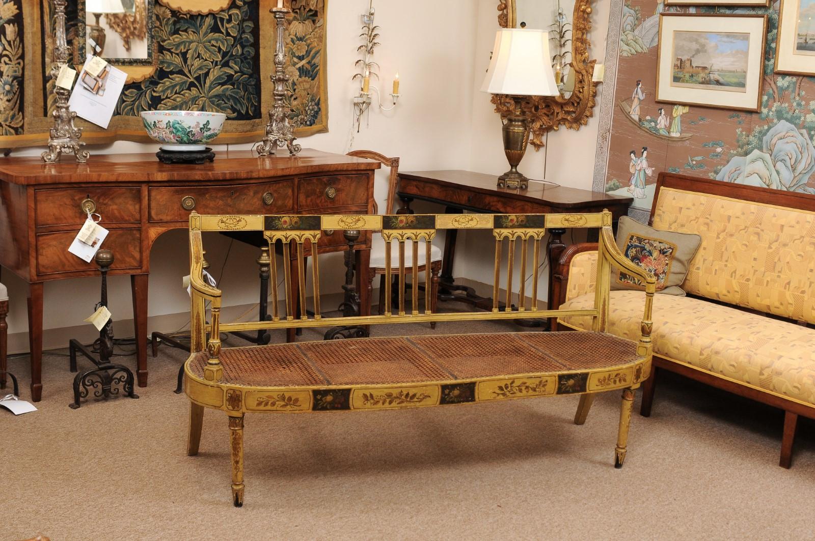 Spätes englisches ockerfarben bemaltes und mit Rohrgeflecht versehenes Sofa von George III. um 1820 im Angebot 12