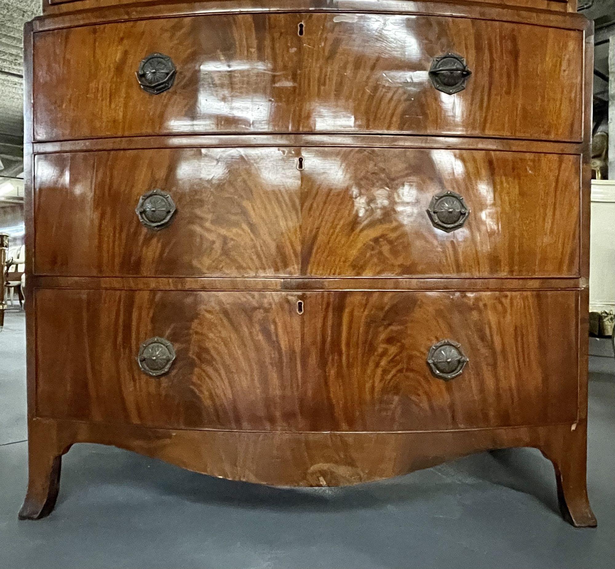 Late George III Mahogany Bowfront Chest on Chest In Fair Condition For Sale In Stamford, CT
