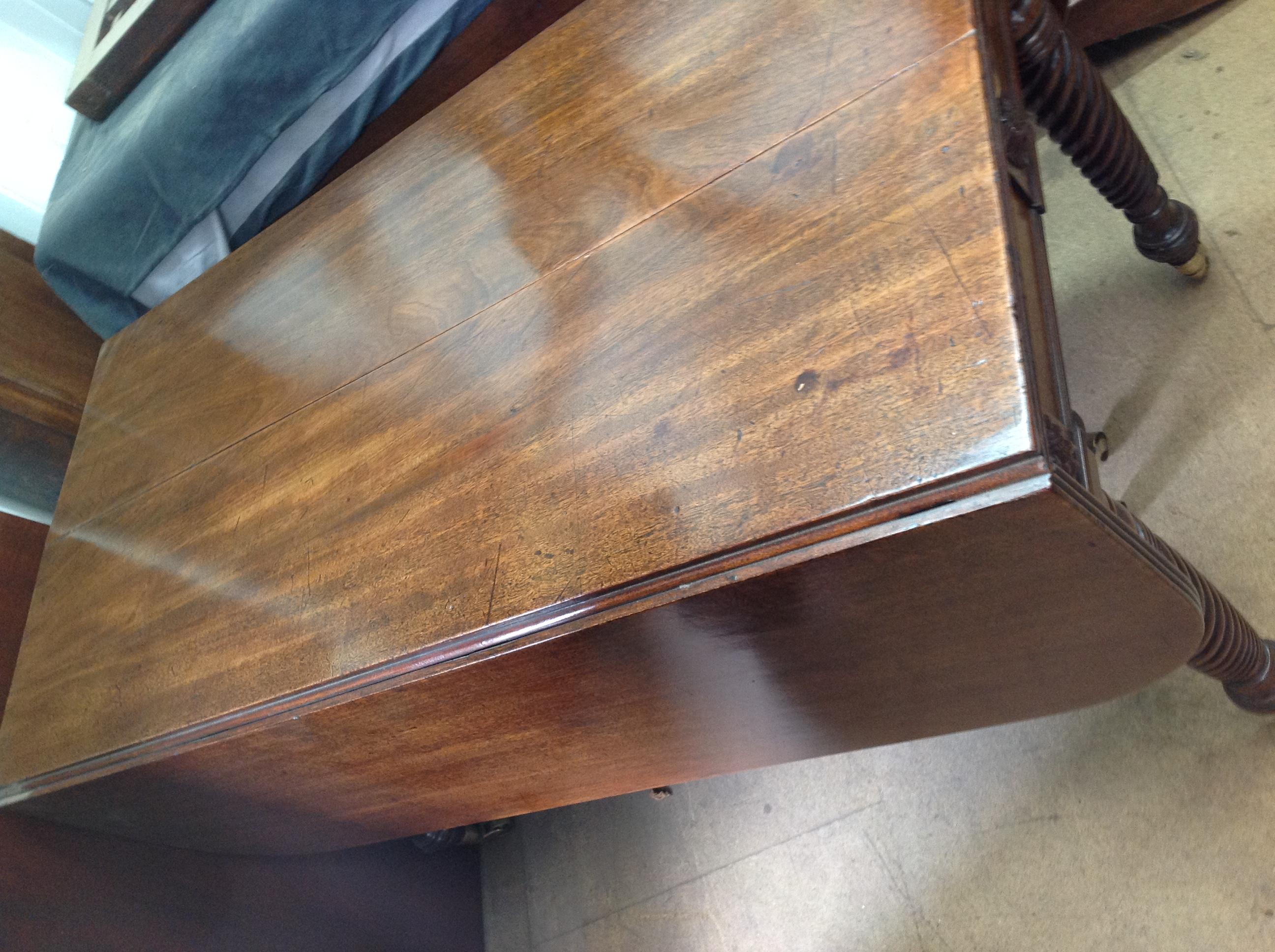 Late George III Period Concertina Mahogany Extending Dining Table In Good Condition For Sale In Bradford on Avon, GB