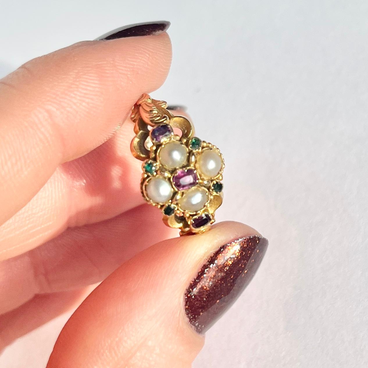 Late Georgian Emerald, Ruby and Pearl 18 Carat Gold Ring In Good Condition In Chipping Campden, GB
