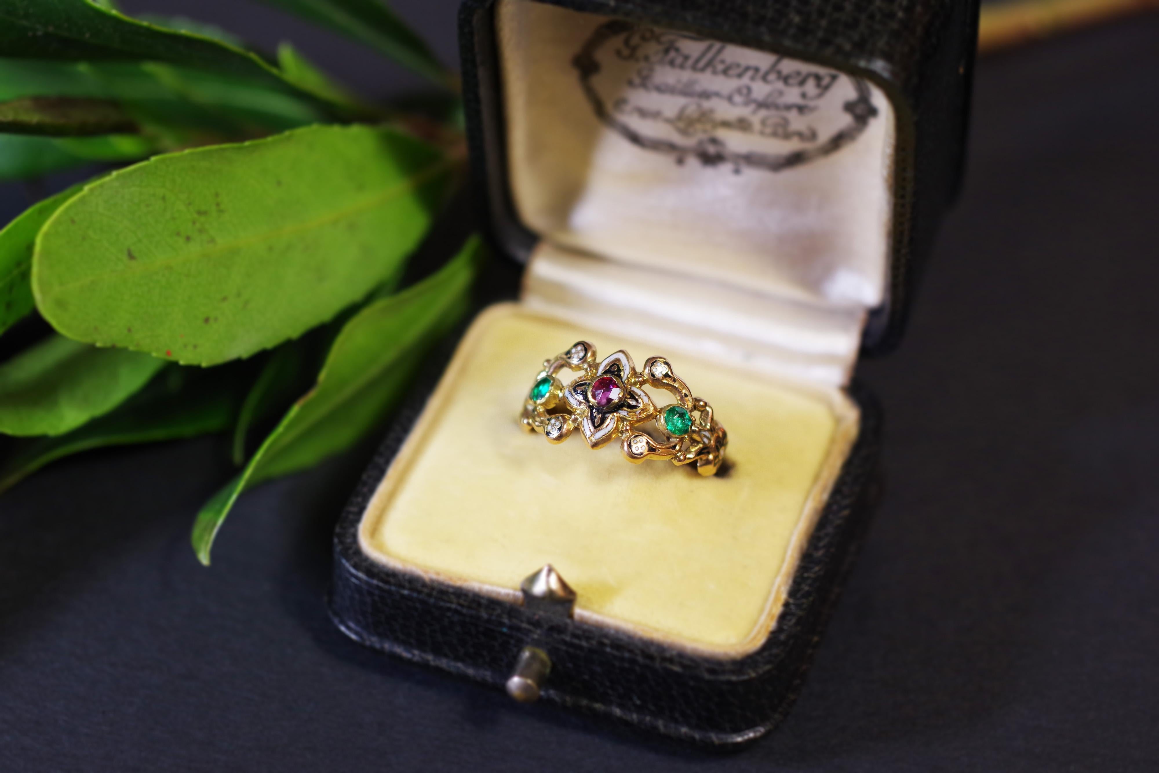 Late Georgian Enamel Ring in Rose Gold 18 Karats For Sale 6