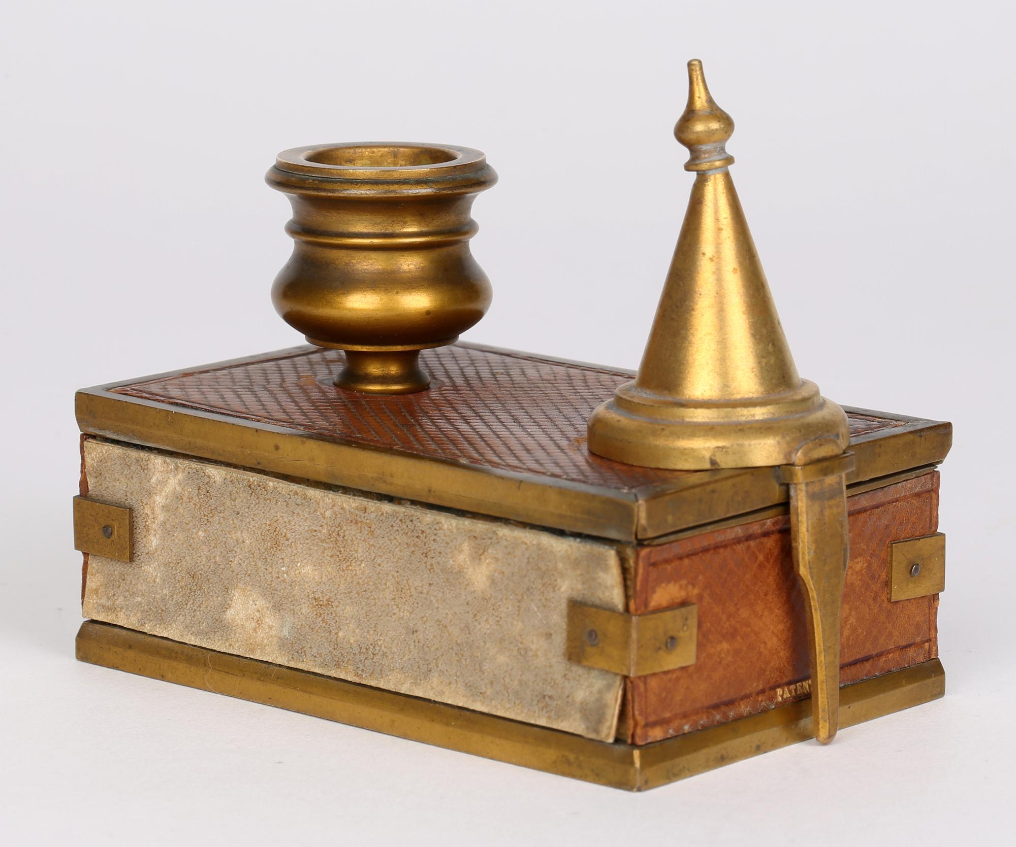 Candeliere da viaggio e porta fiammiferi in bronzo dorato inglese tardo georgiano in vendita 4