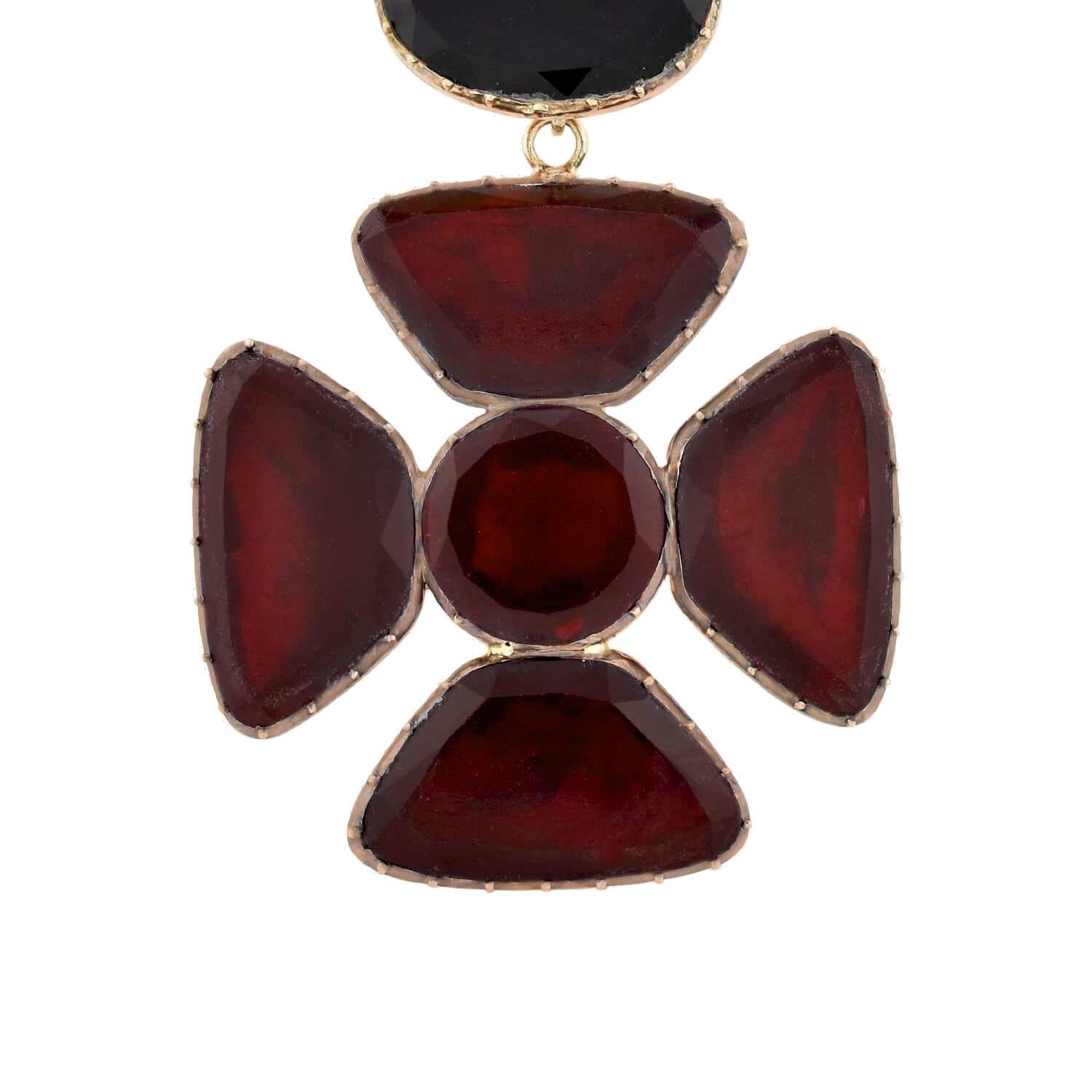 Late Georgian Garnet Maltese Cross Pendant Necklace In Fair Condition In Narberth, PA
