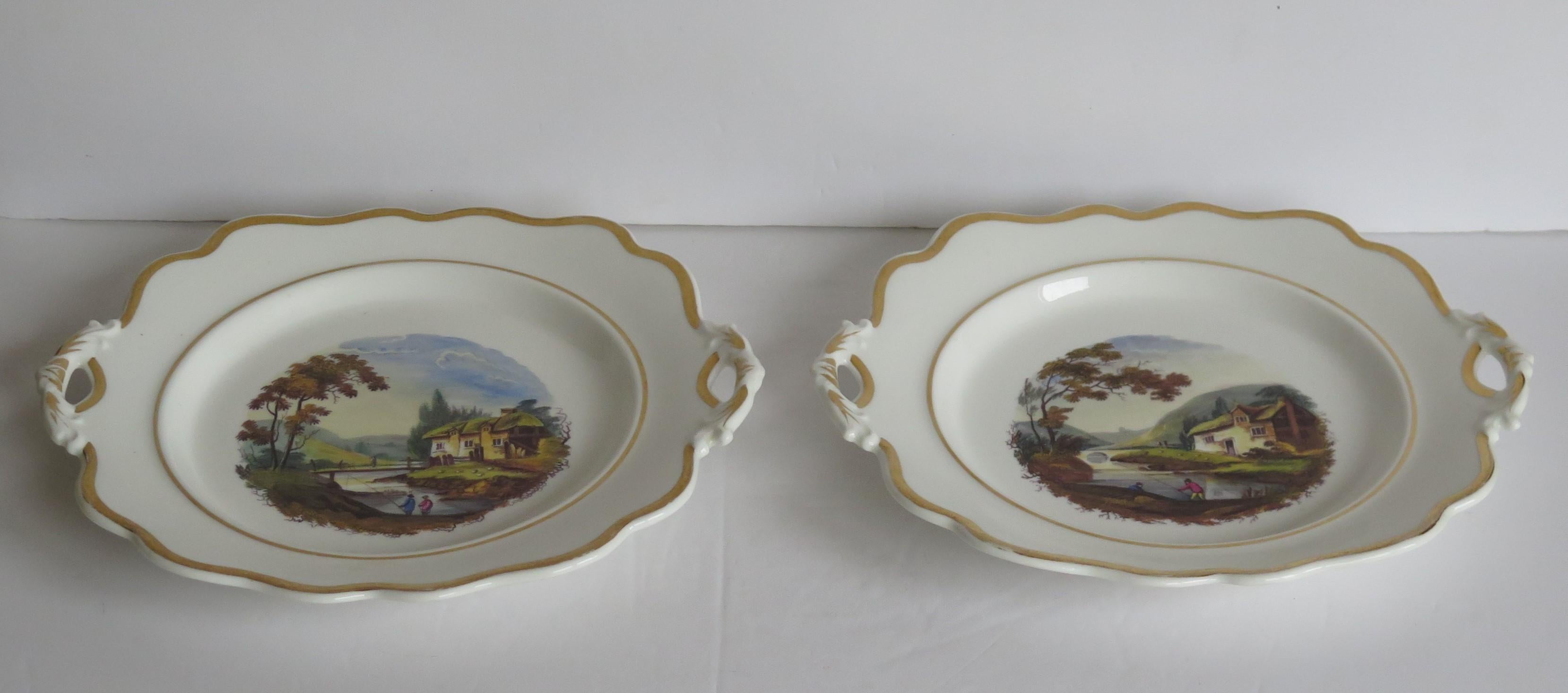 Anglais Assiettes en porcelaine géorgiennes John Ridgway PAIR, motif peint à la main 1054, vers 1825 en vente