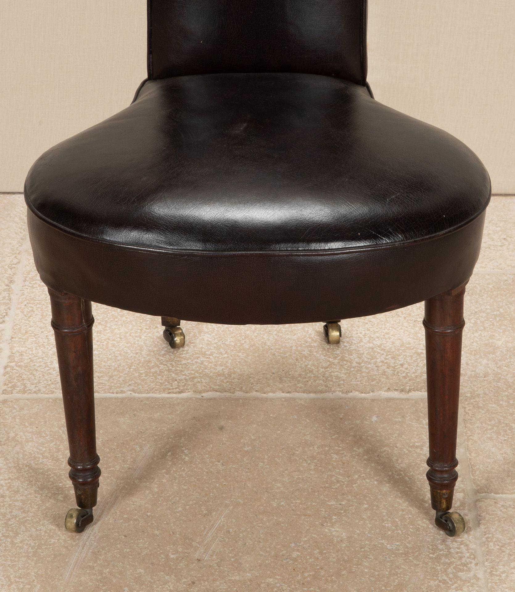 Silla de lectura georgiana tardía de caoba y cuero en Bueno estado para la venta en Gloucestershire, GB