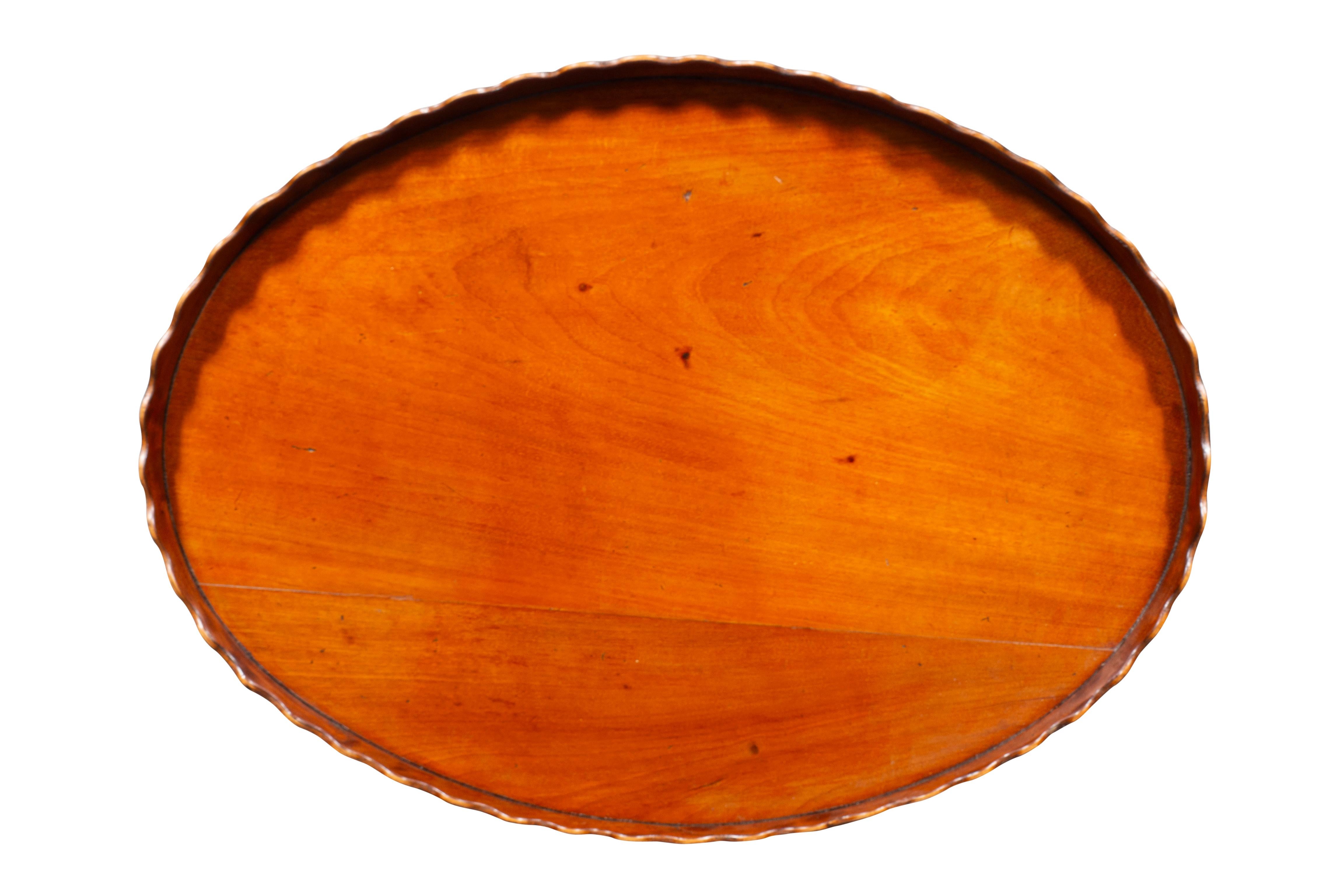 Oval con galería serpenteante.