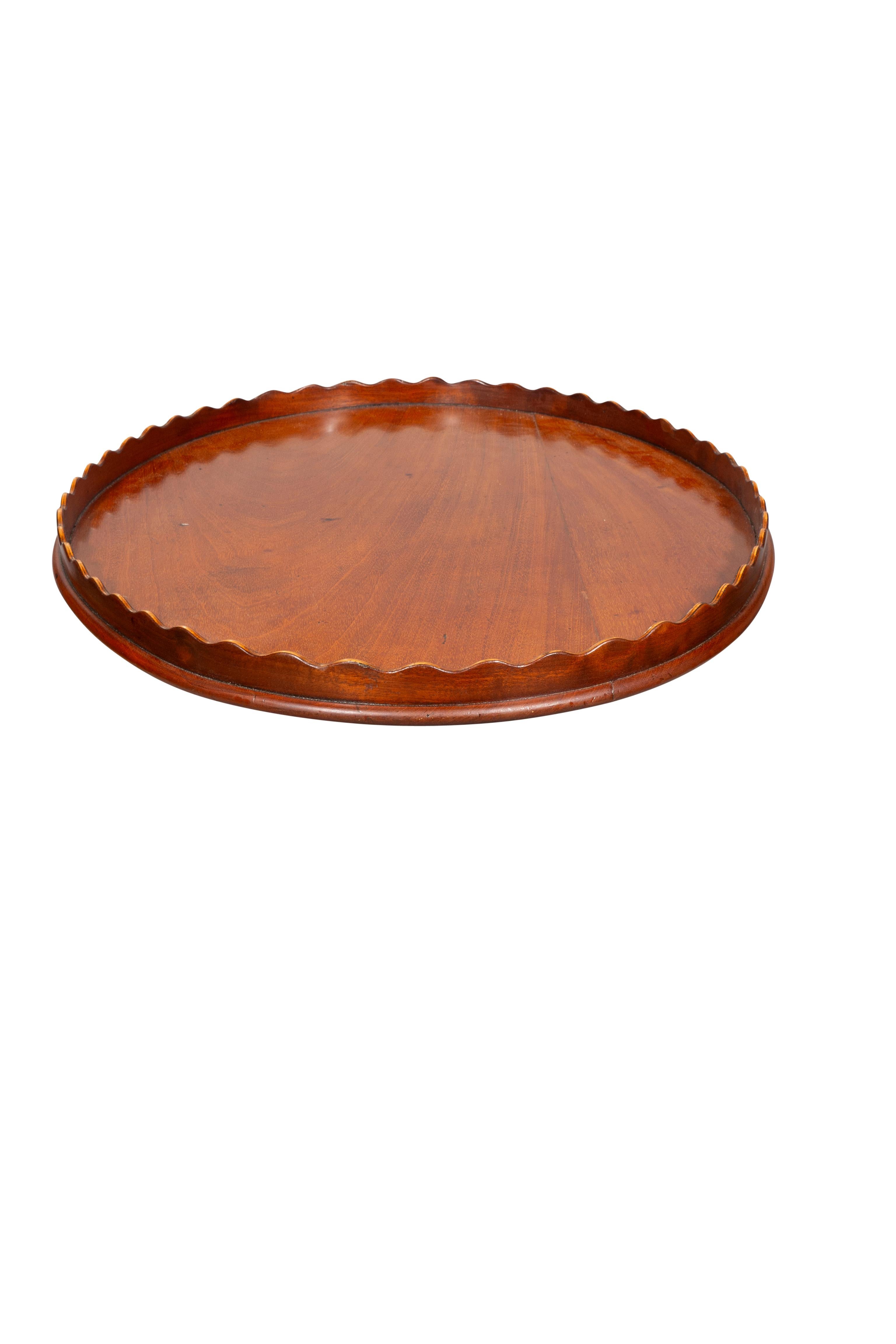 Bandeja georgiana tardía de caoba en venta 1