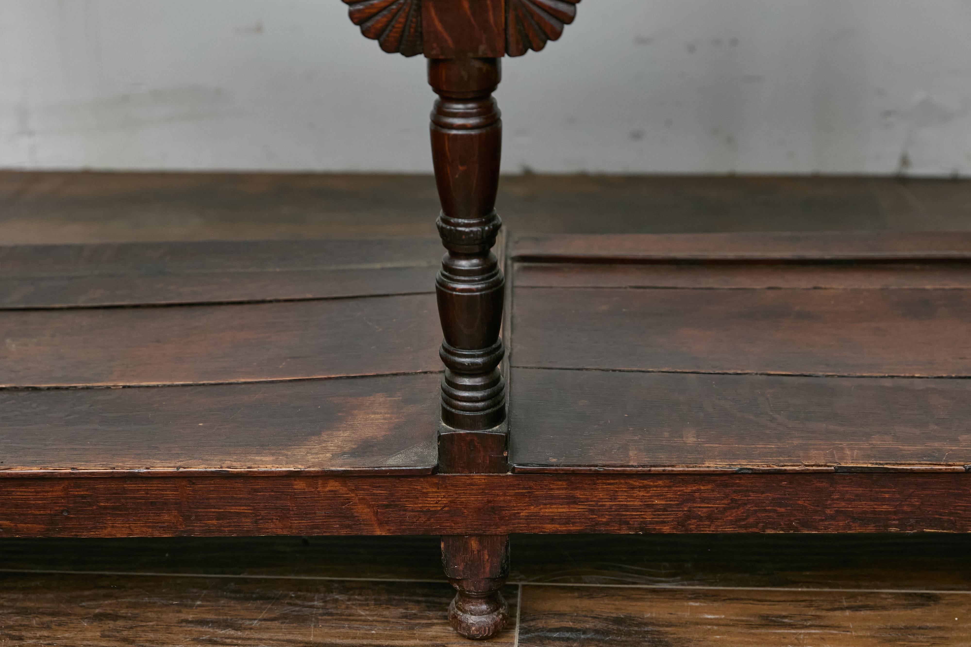 Ottone Base per comò del XIX secolo in Oak Oak tardo georgiano con ferramenta in ottone Chippendale in vendita