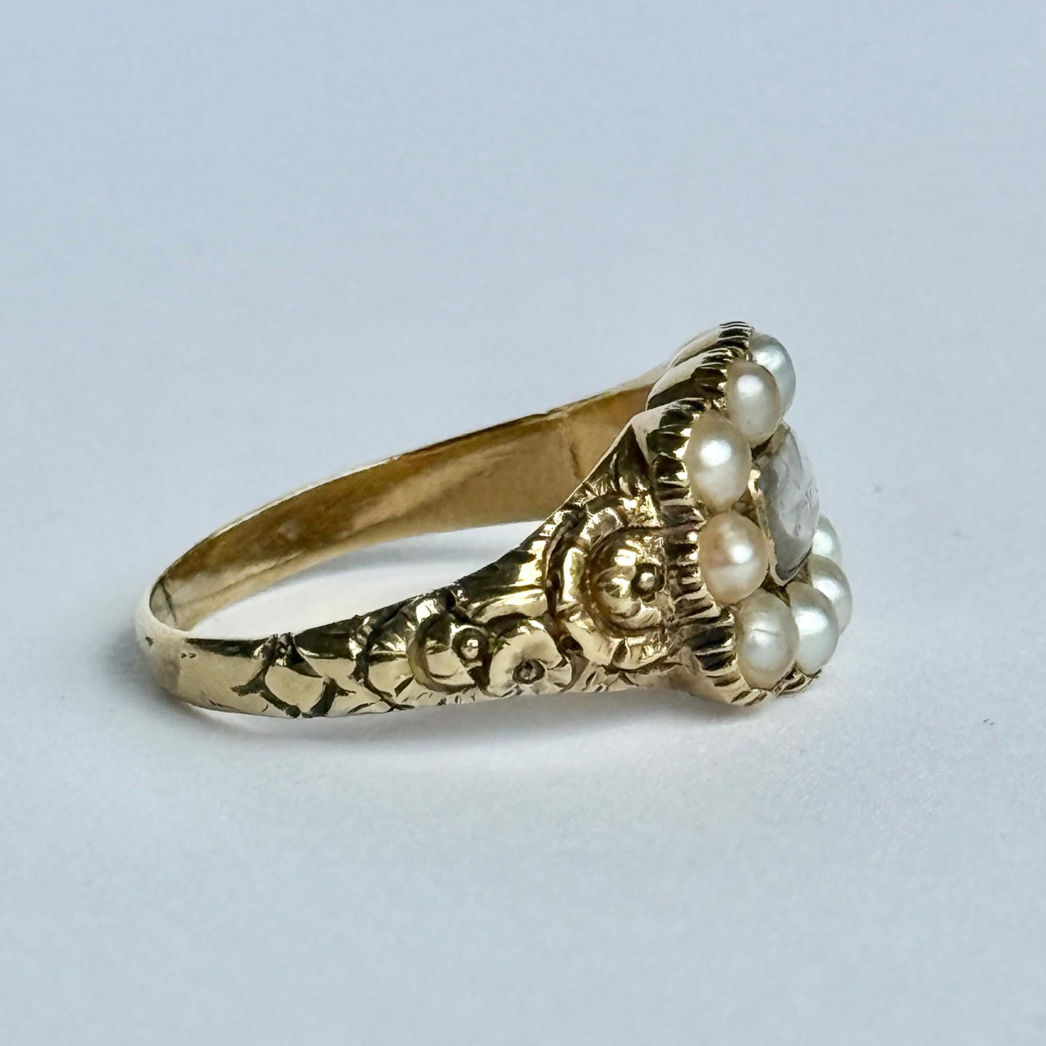 Late Georgian Pearl and Crystal 9 Carat Gold Mourning Ring For Sale 2