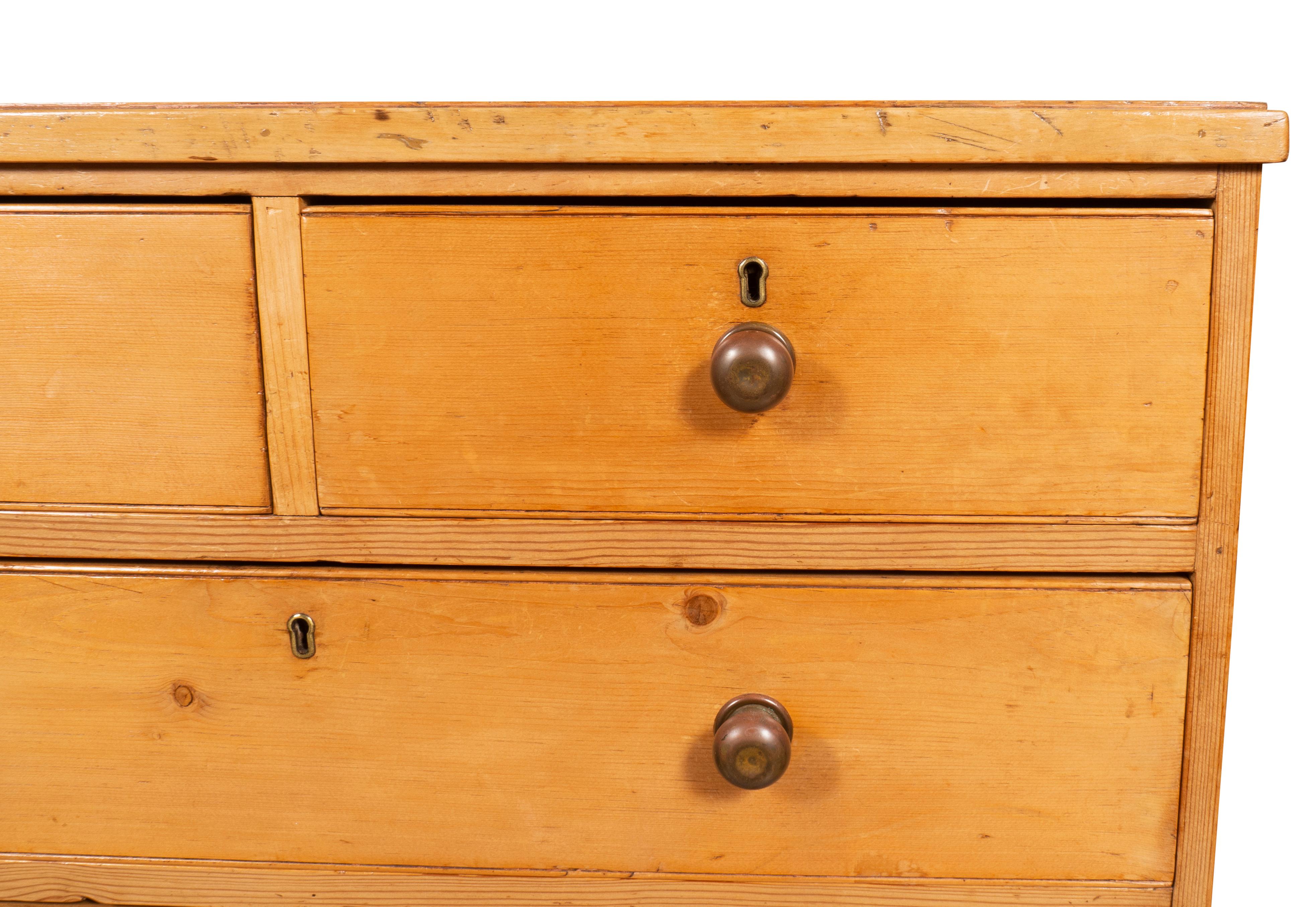 Late Georgian Pine Chest of Drawers 7