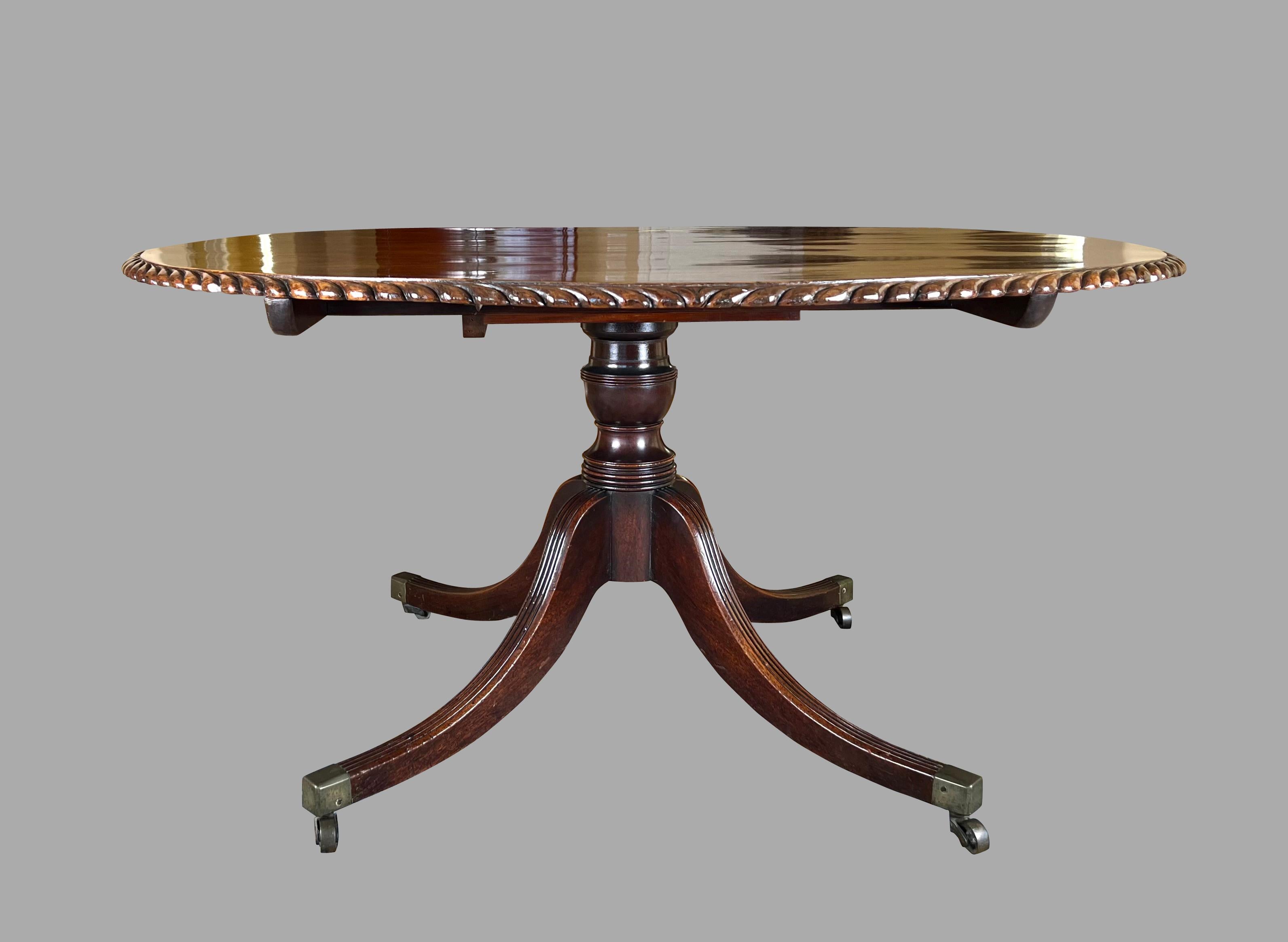 Early 19th Century Late Georgian Solid Figured Mahogany Breakfast Table For Sale