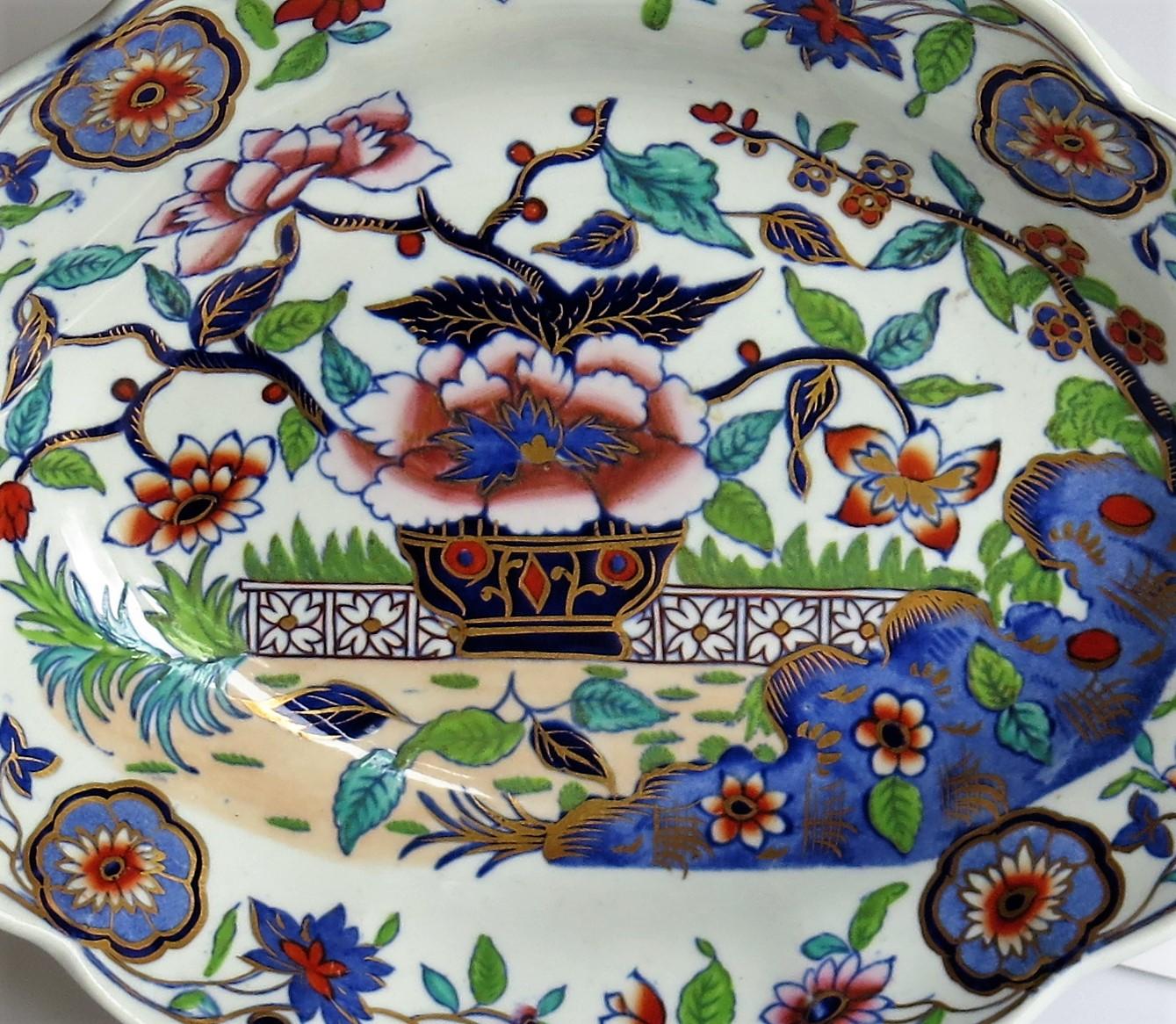 Late Georgian Spode Dish or Oval Plate finely enamelled Pattern 4052, circa 1820 1