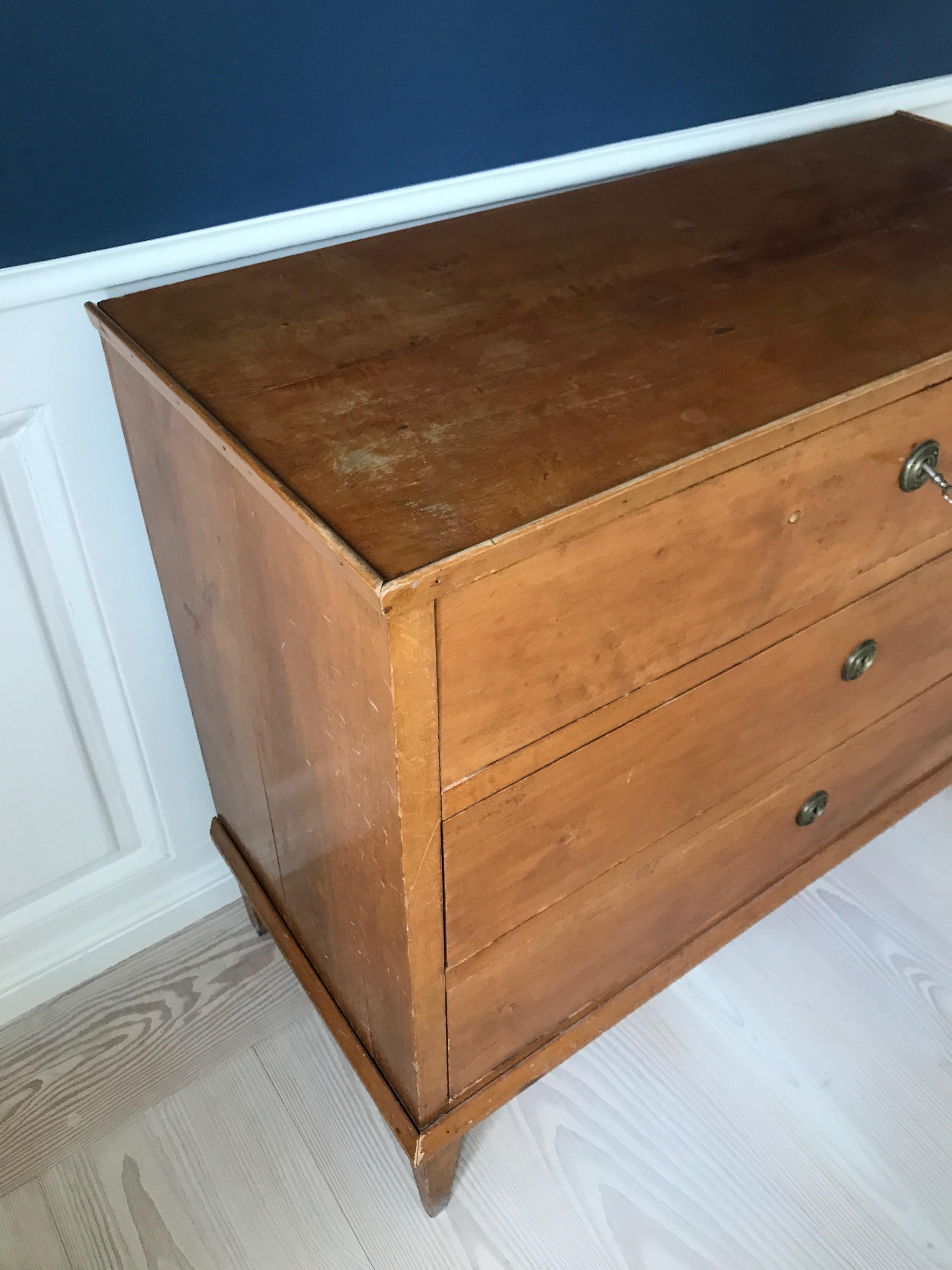 Late Gustavian 19th Century Swedish Chest in Birch with Drawers In Good Condition For Sale In Copenhagen K, DK