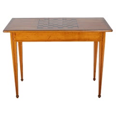 Mesa de juego tardo-egustaviana de cerezo y nogal con tablero de damas y tablero de backgammon