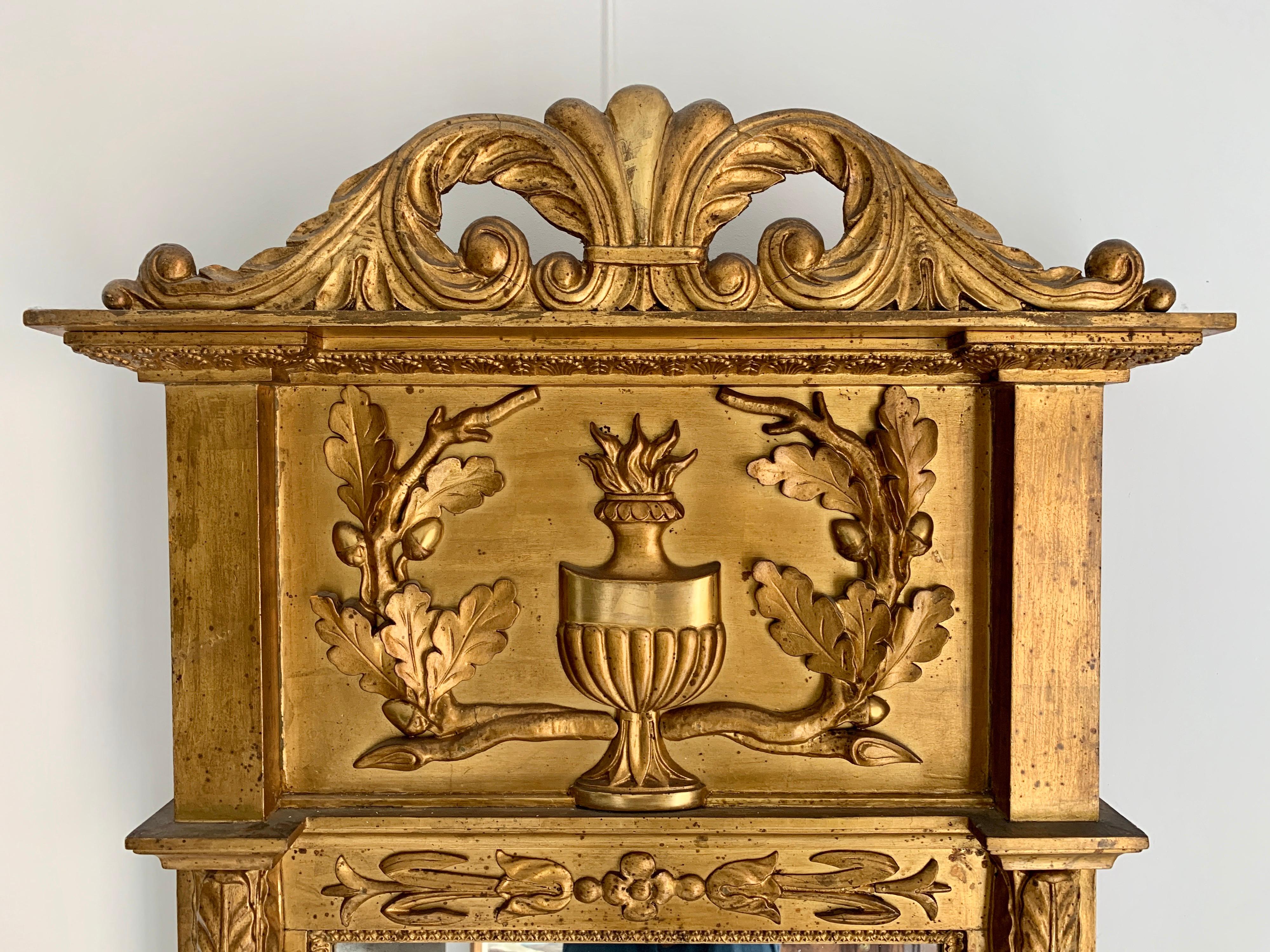 XIXe siècle Table console et miroir à aigle en bois doré de la fin de la période gustavienne et du début du 19e siècle en vente