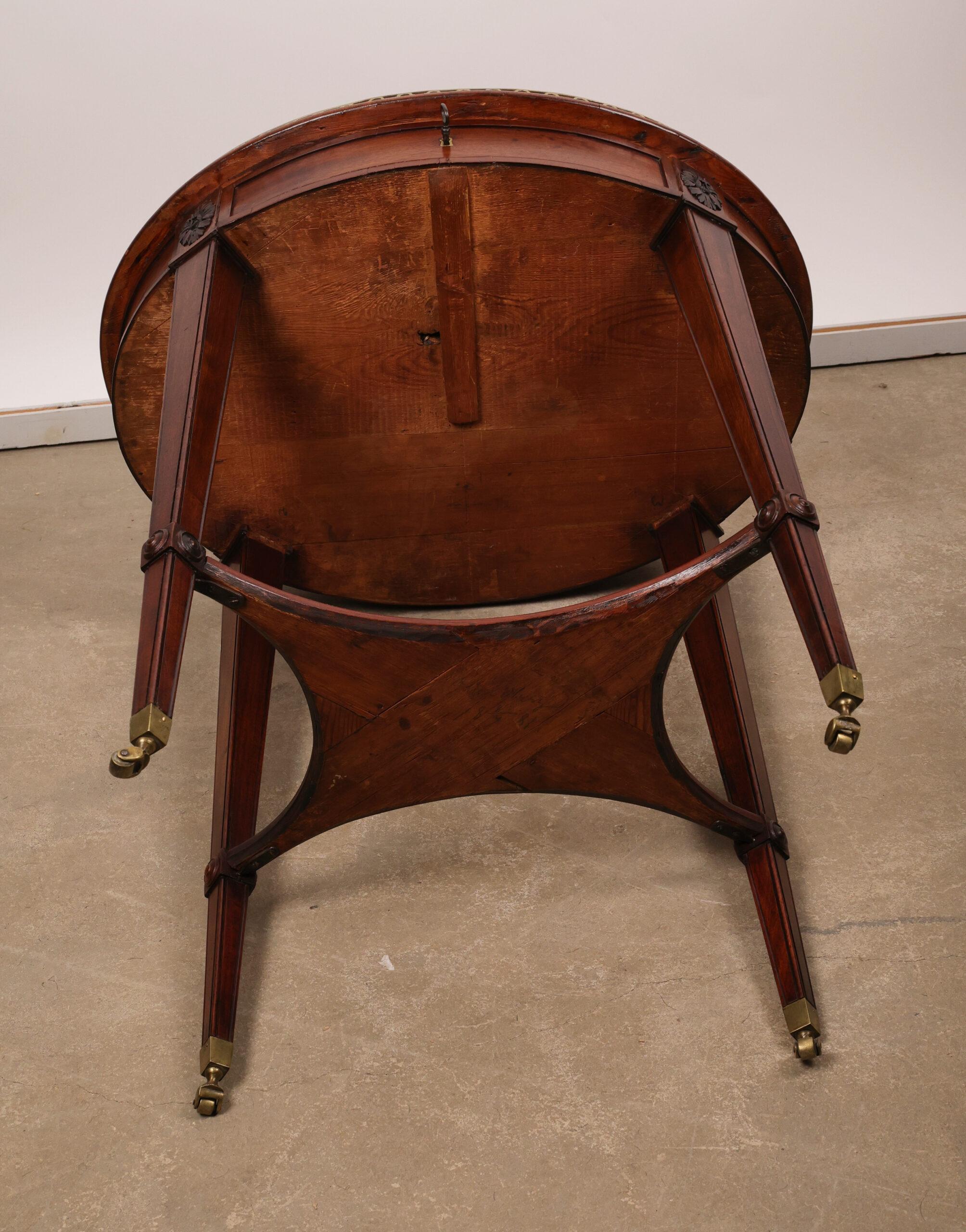 Spät Gustavianischer Tisch aus Stockholm, ca. 1790 im Angebot 1