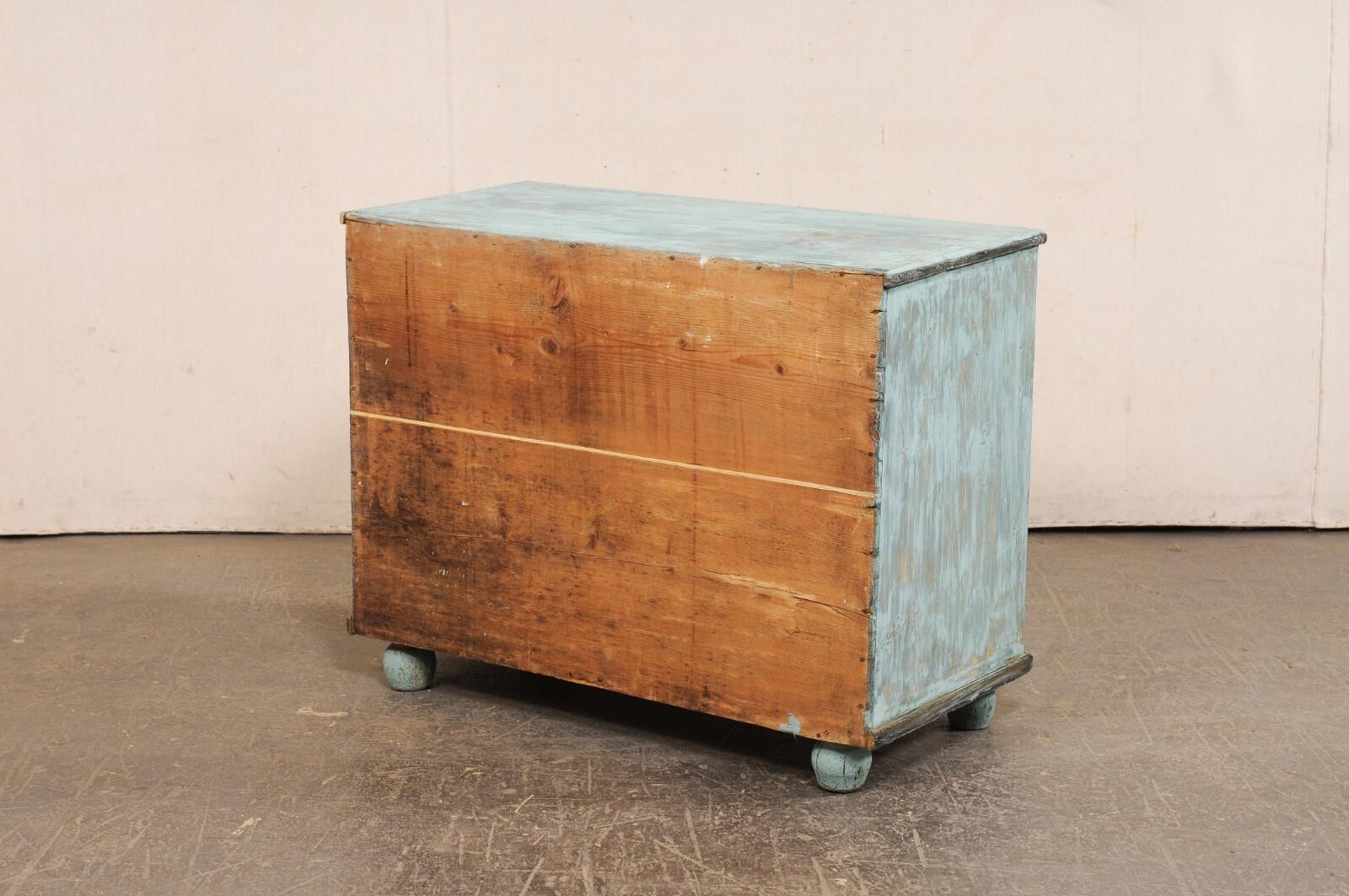 Bois A.I.C. Commode française, couleur aqua clair en vente