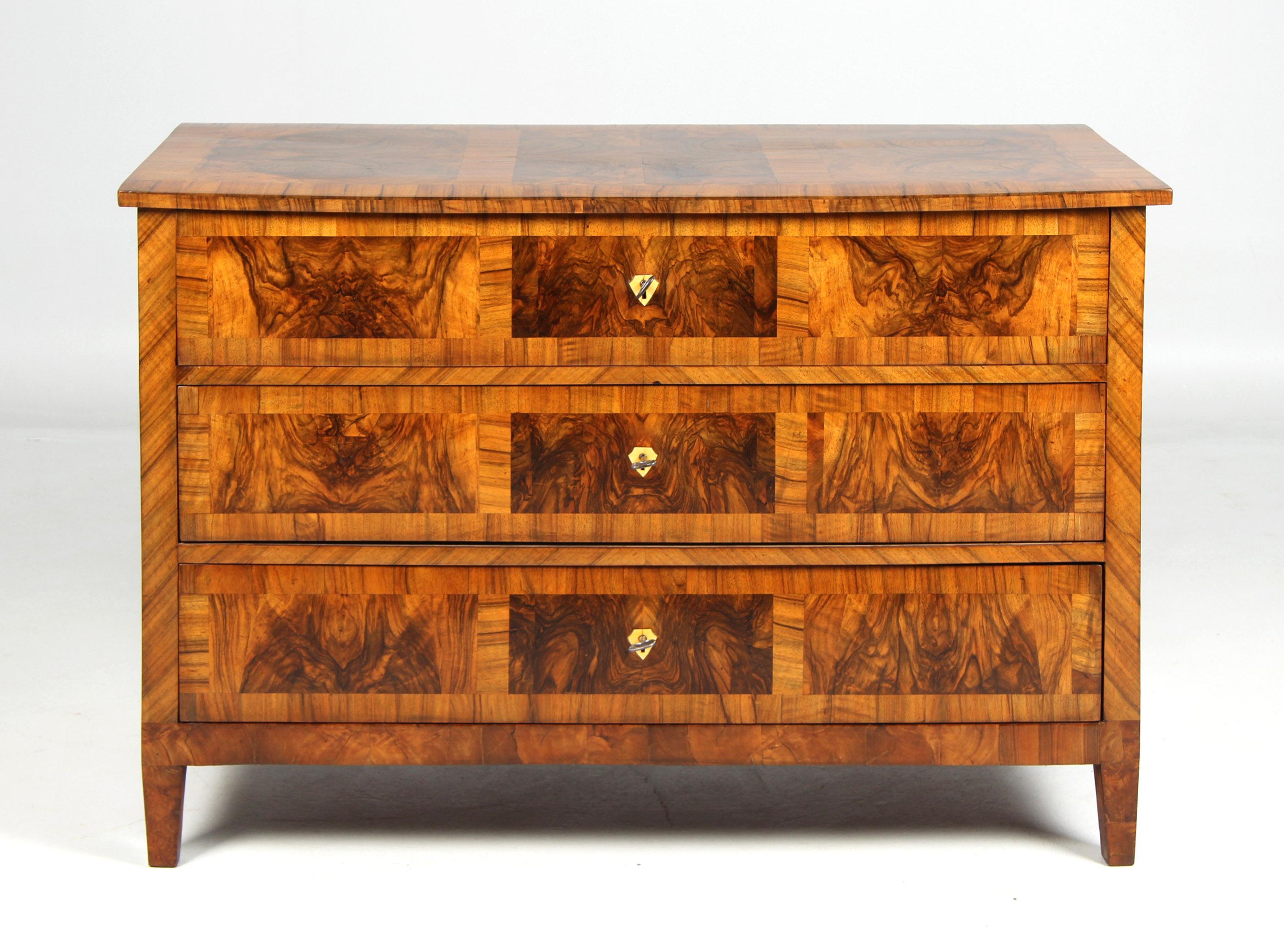 Noce Cassettiera tardo Luigi XVI o Biedermeier, noce, 1800-1810 ca. in vendita