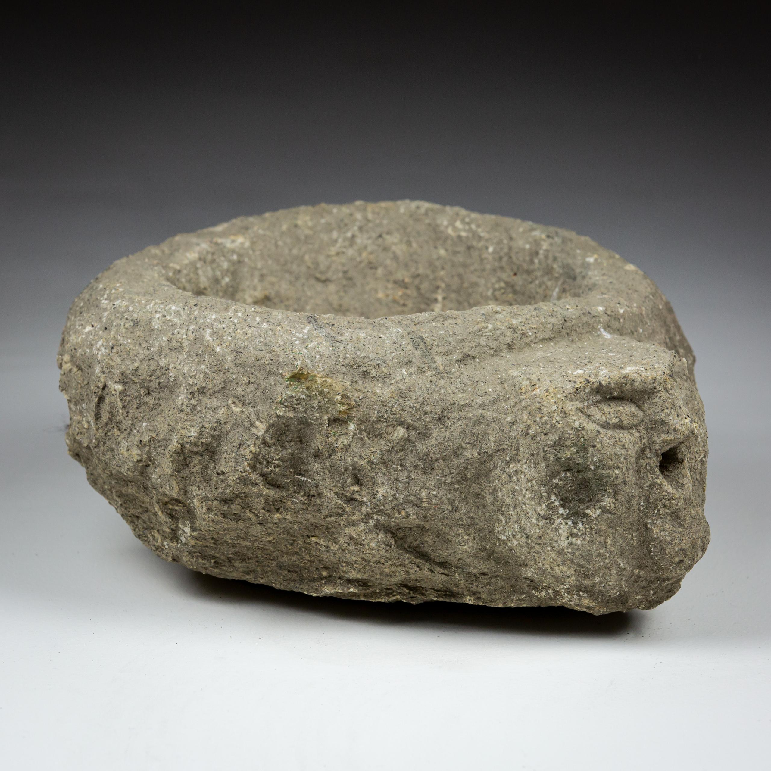 Late Medieval Granite Benitier or Stoup with Primitive Head as the Water Spout For Sale 2
