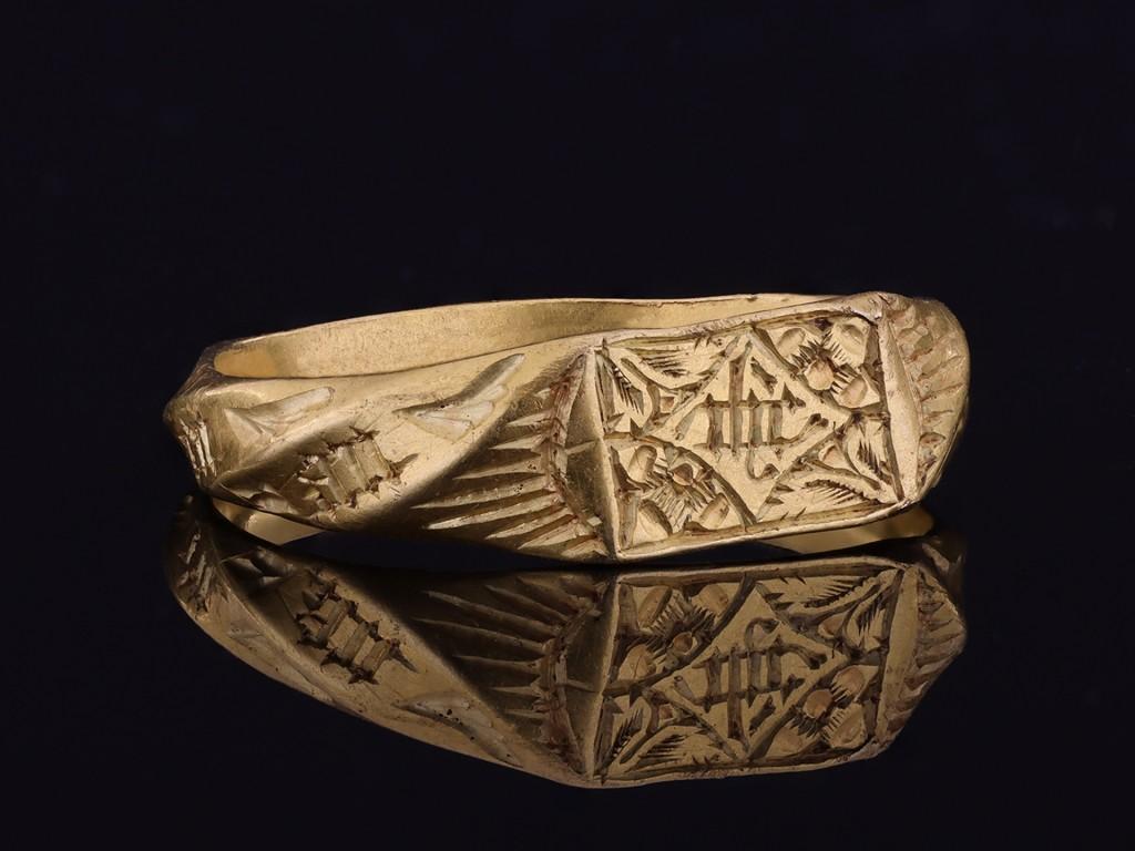 Late Medieval Iconographic Ring, circa 15th Century For Sale 1