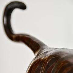 Grande scultura giapponese di tigre in bronzo patinato, periodo Meiji / Taisho.